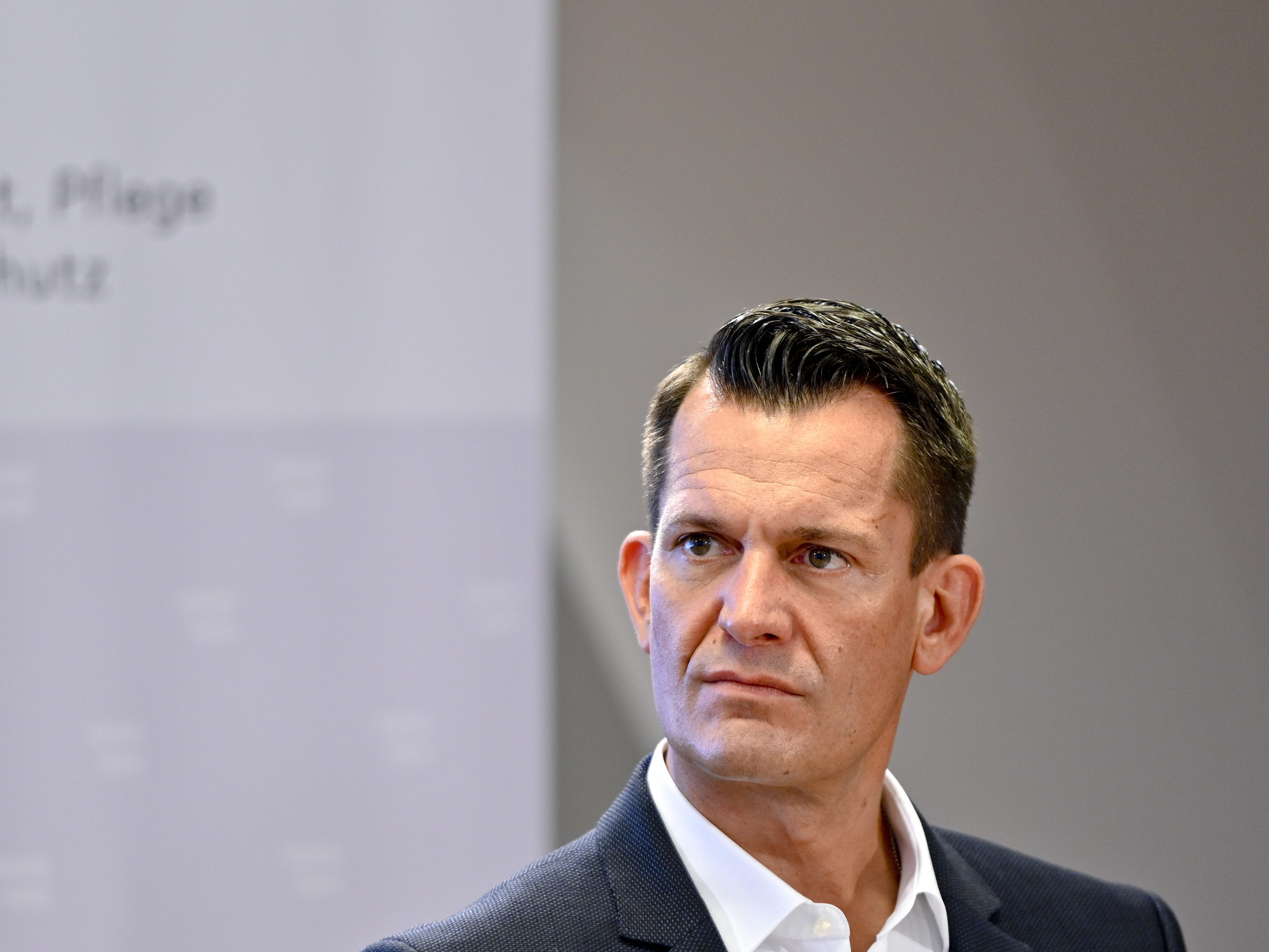 Der Gipfel soll sich unter anderem mit dem Fleckerlteppich bei den Corona-Maßnahmen befassen. Der Gipfel soll sich unter anderem mit dem Fleckerlteppich bei den Corona-Maßnahmen befassen.