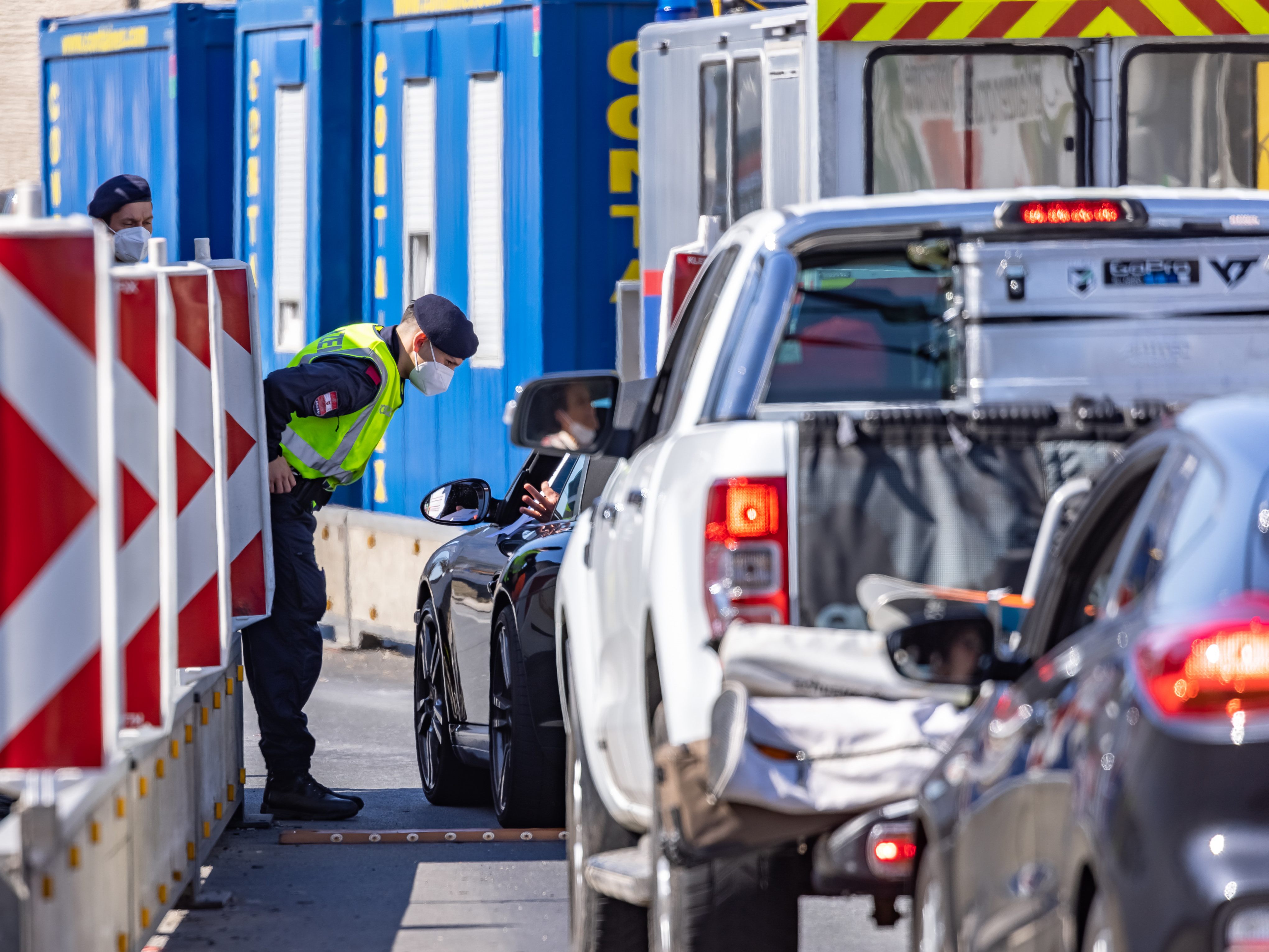 Möglicherweise Sprengstoff an Grenze