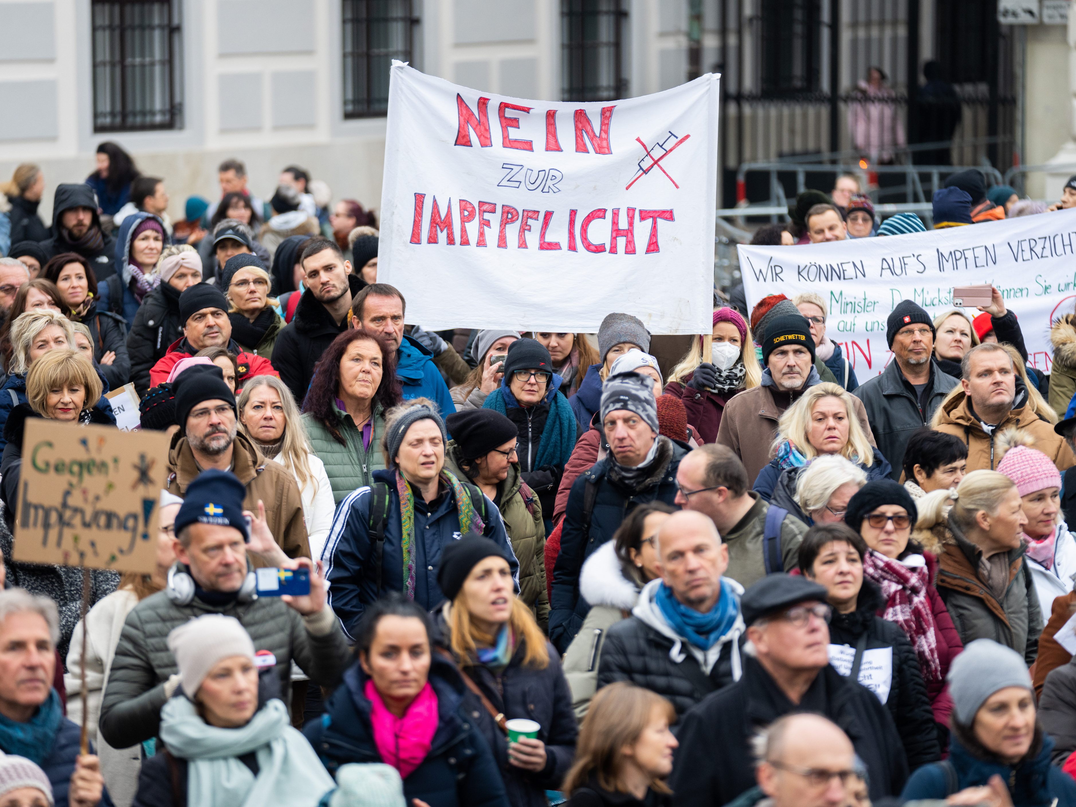 Impfgegner demonstrierten in Wien gegen den Lockdown für Ungeimpfte. Impfgegner demonstrierten in Wien gegen den Lockdown für Ungeimpfte.