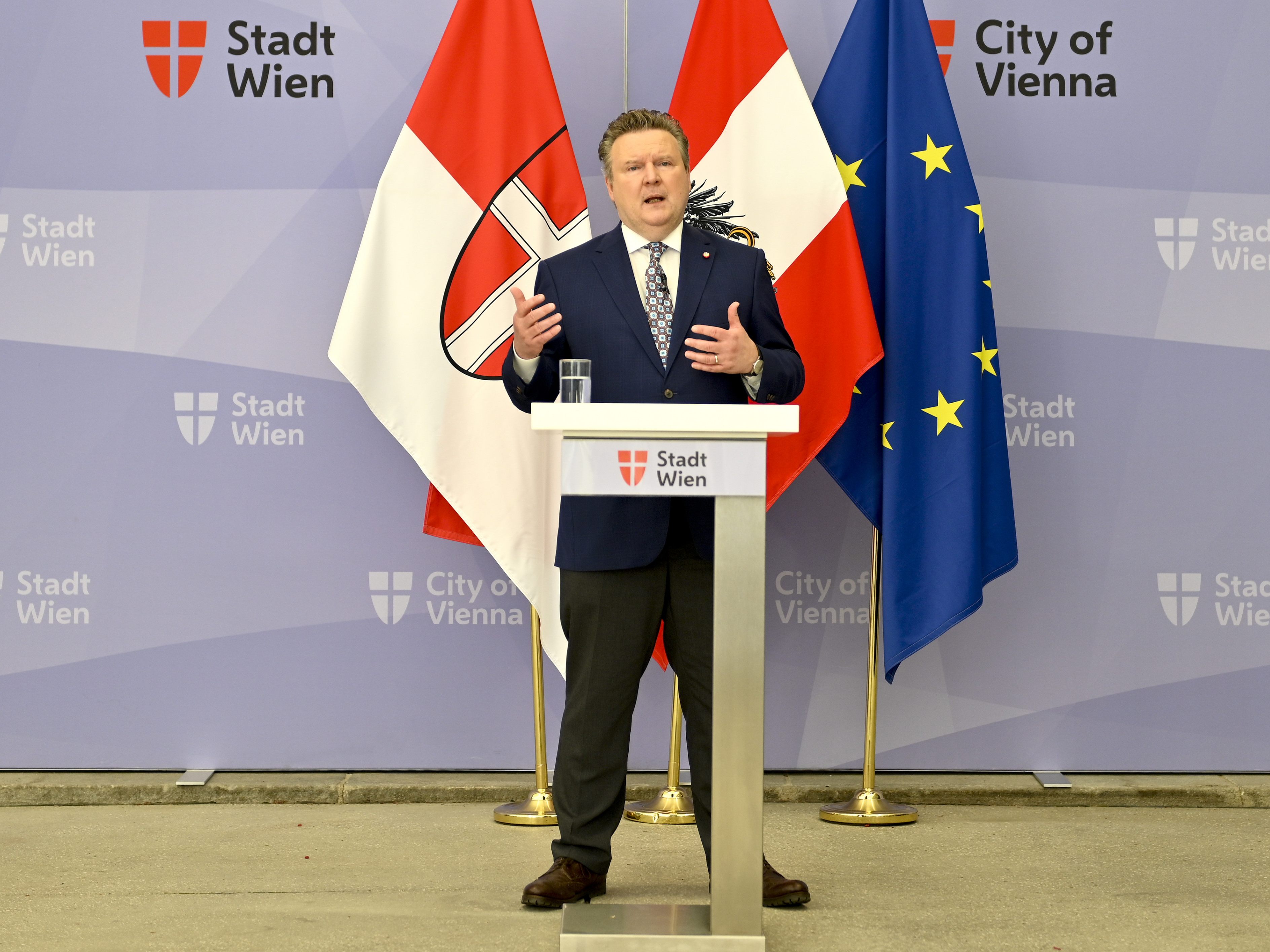 Wien zieht Stufe 4 vor: 2G in allen Bereichen. Wien zieht Stufe 4 vor: 2G in allen Bereichen.