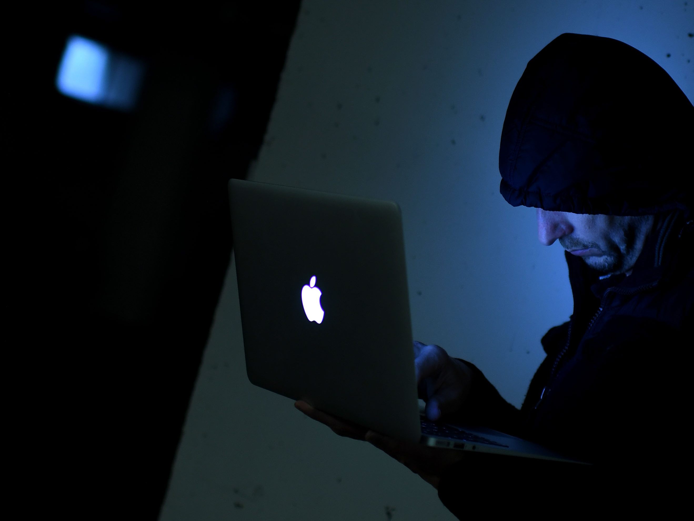 Vor allem in Lockdown-Zeiten hatten es Kriminelle im Internet leicht: Das Landeskriminalamt Wien gibt Tipps, wie man sich vor Internetbetrügern und Online-Fakeshops schützen kann.