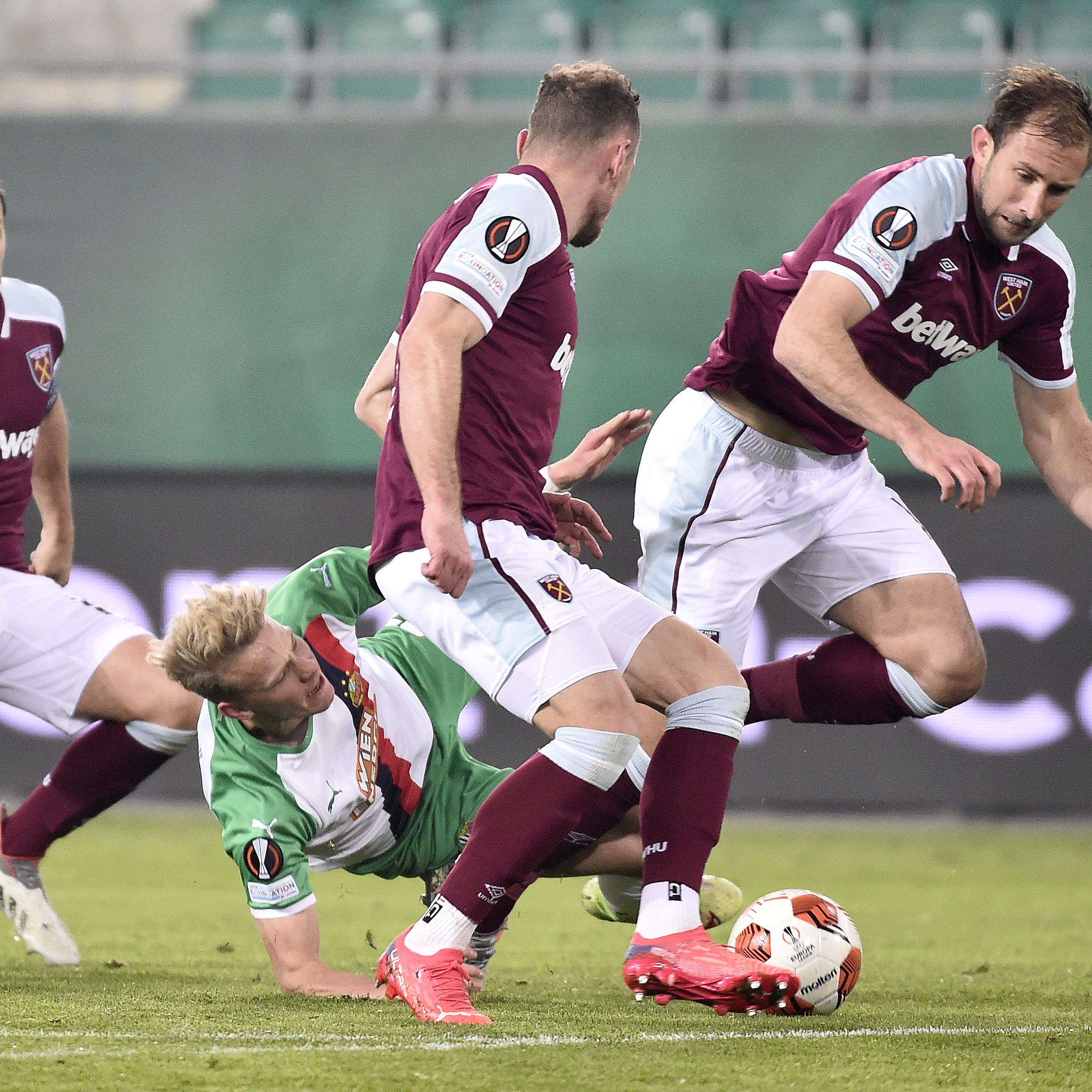 Die ersten zwei Plätze sind für Rapid nach der Niederlage gegen West Ham außer Reichweite.