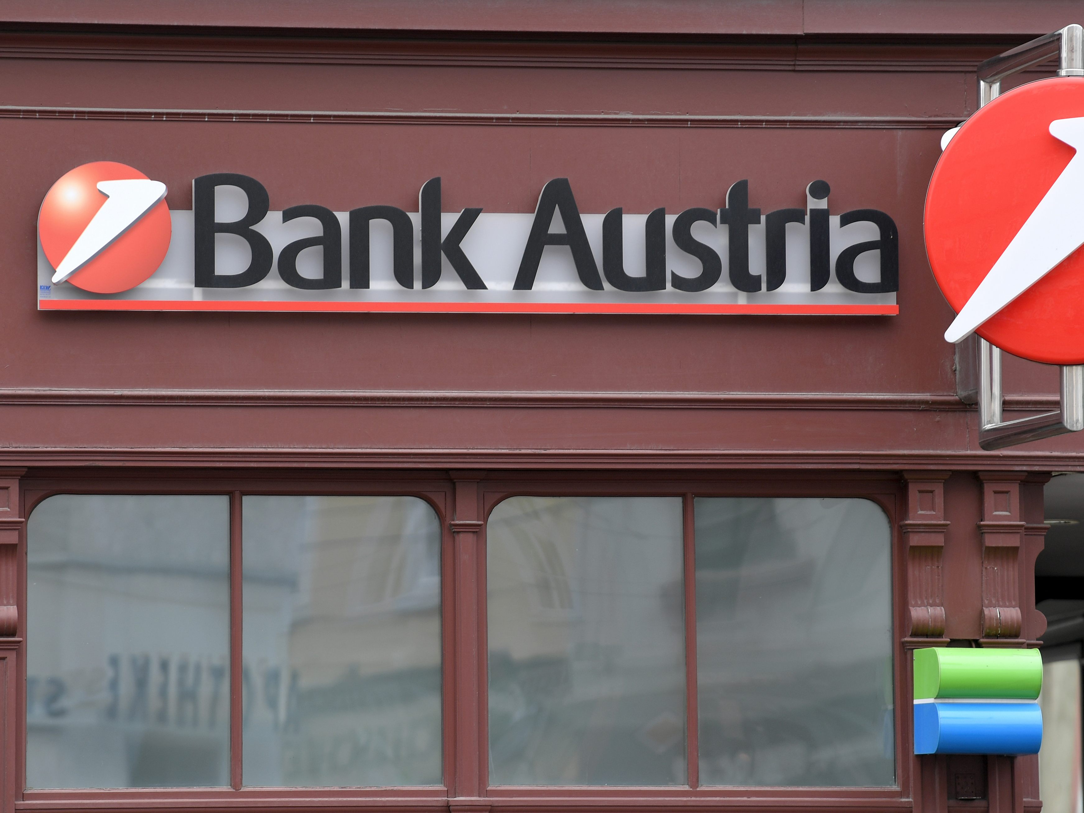 Ein UniCredit-Bank-Austria-Ökonom erwartet einen BIP-Anstieg um 4,9 Prozent - bezogen auf das Gesamtjahr 2021.. Ein UniCredit-Bank-Austria-Ökonom erwartet einen BIP-Anstieg um 4,9 Prozent - bezogen auf das Gesamtjahr 2021..