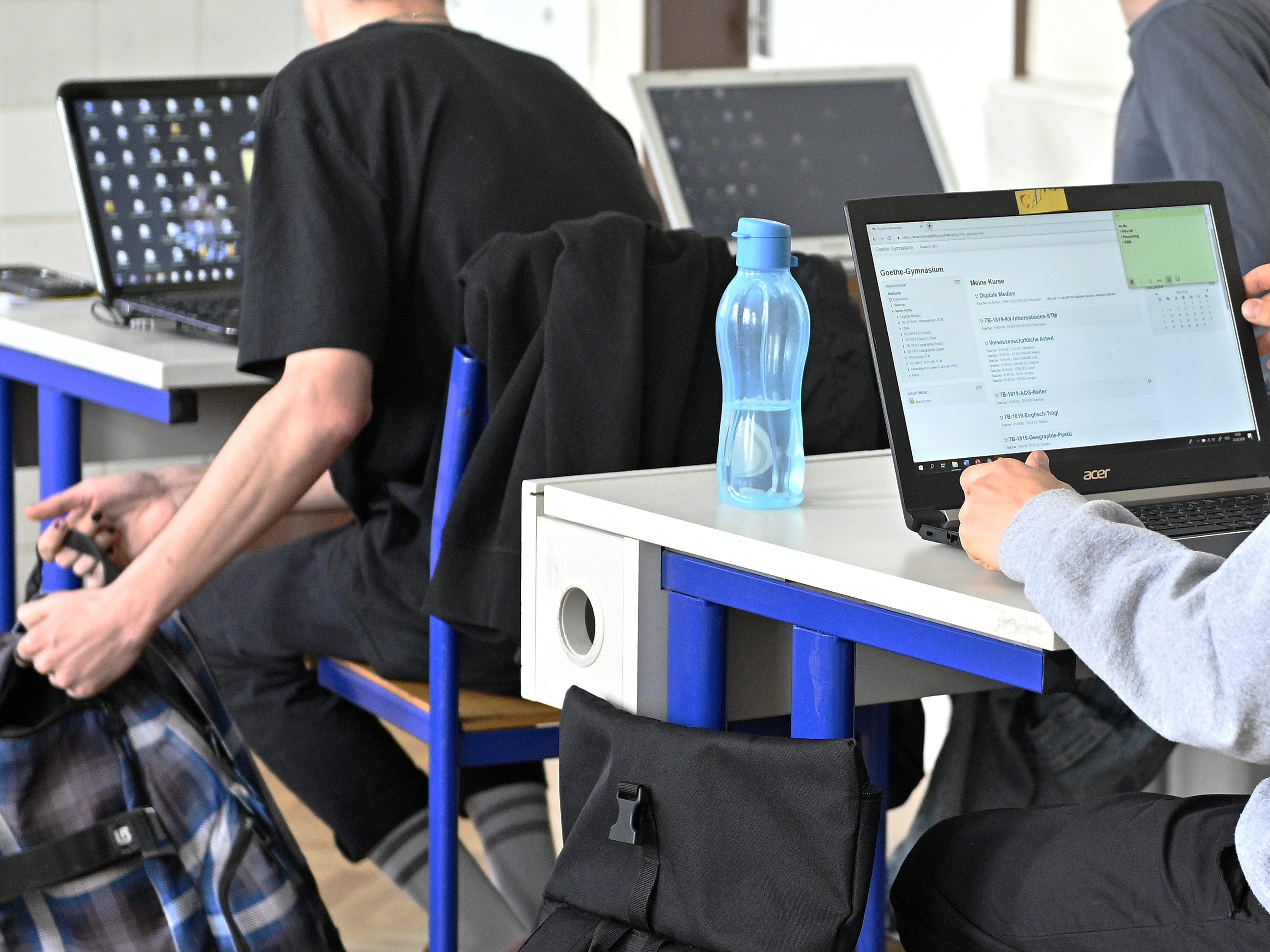 An den Oberstufen der Schulen könnte teilweise die Maskenpflicht im Unterricht kommen.