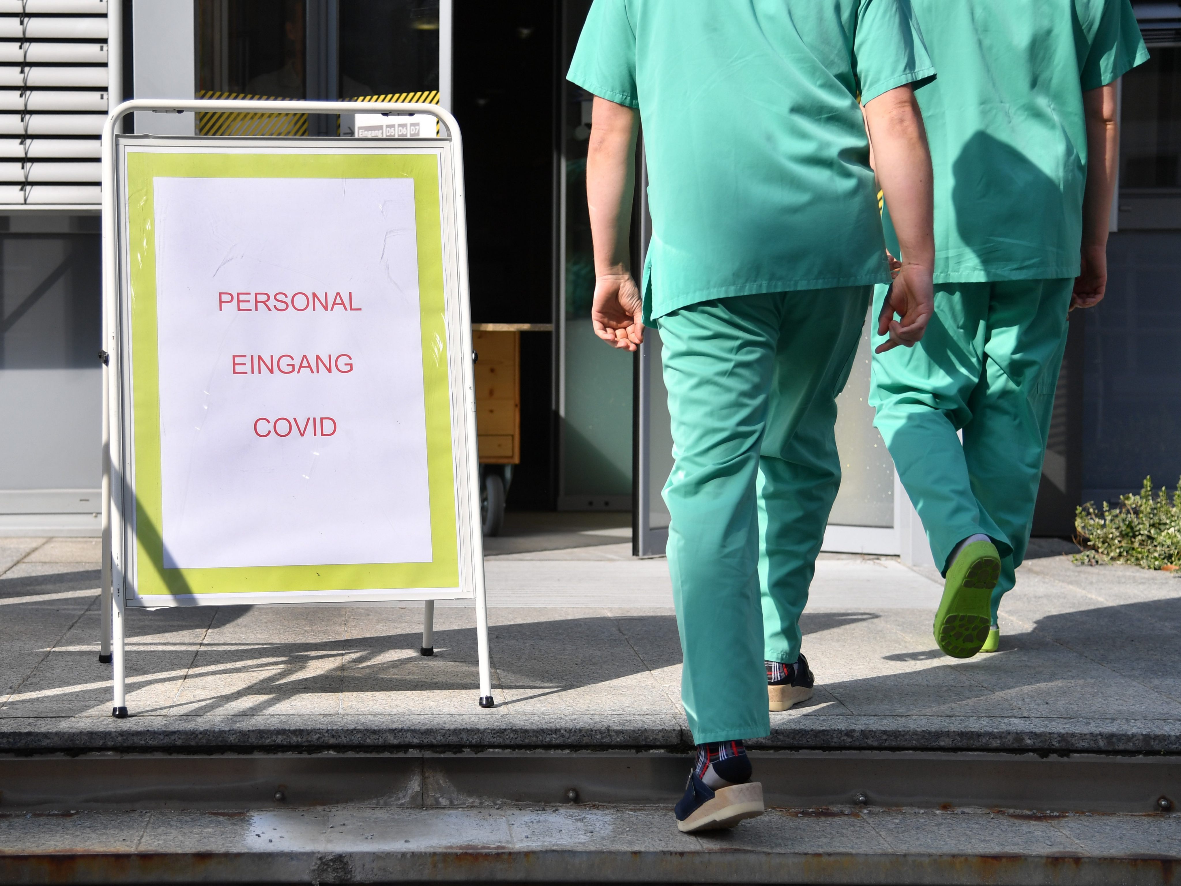 Triageteam: Salzburger Landeskliniken droht völlige Überlastung. Triageteam: Salzburger Landeskliniken droht völlige Überlastung.