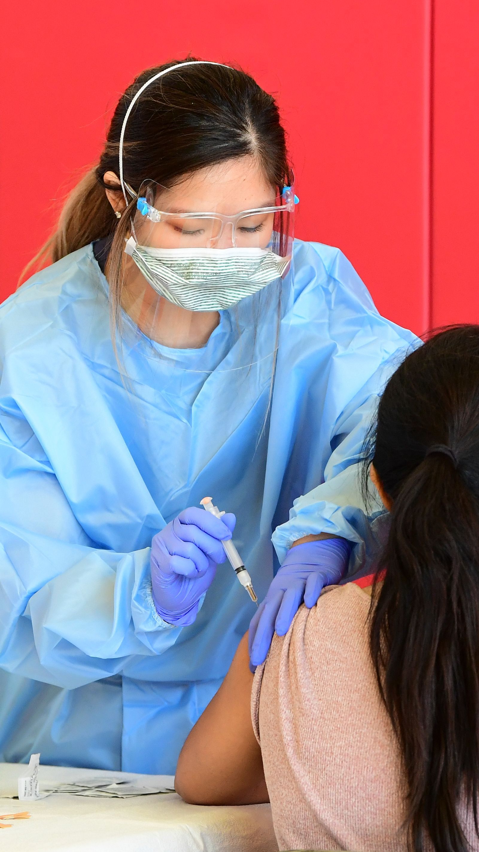 Laut WHO hat die Corona-Impfung schon fast 500.000 Menschen gerettet.