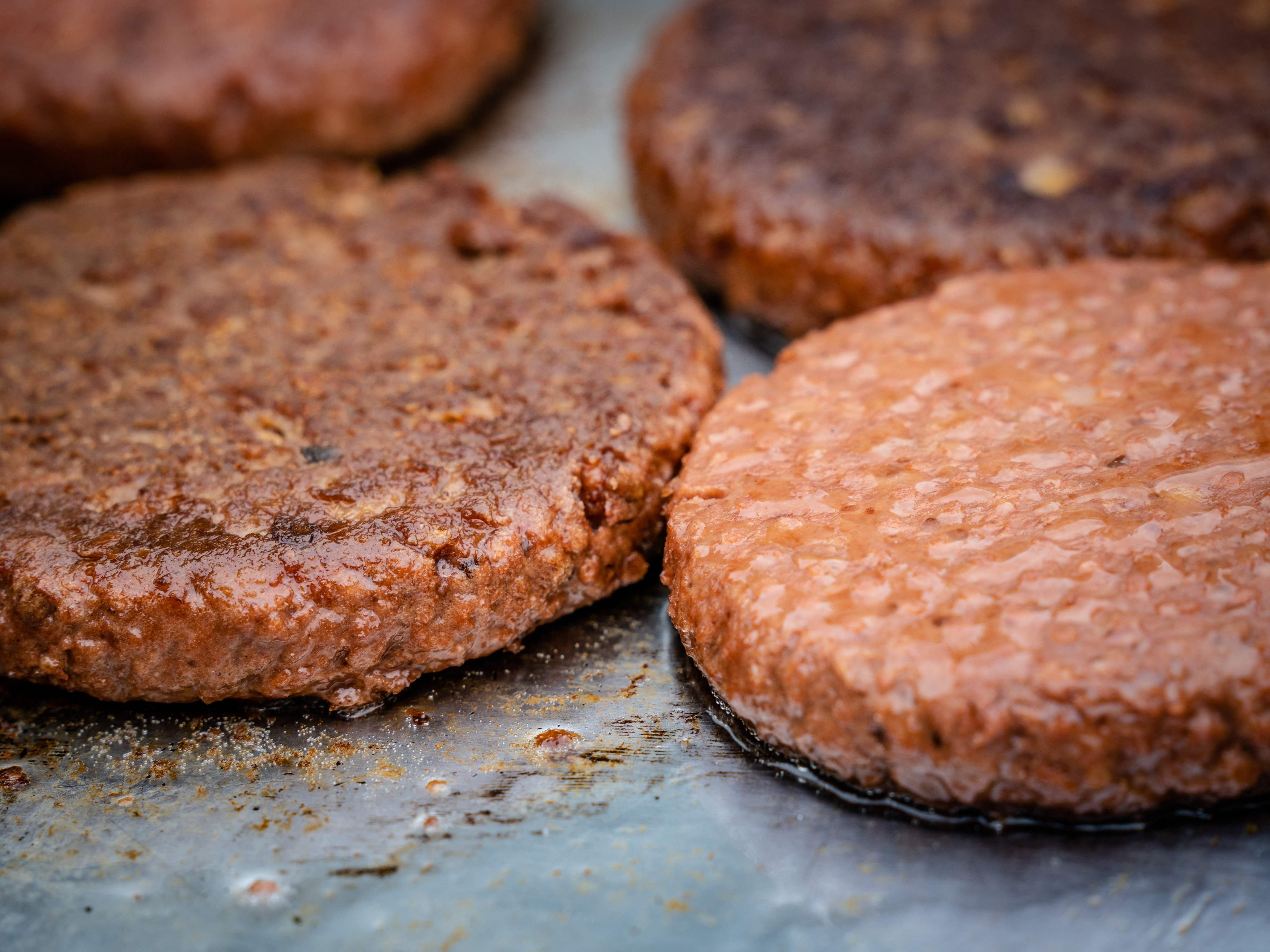 Wojnars ruft zwei seiner Burger und eine Pita Roll wegen Listeria zurück.