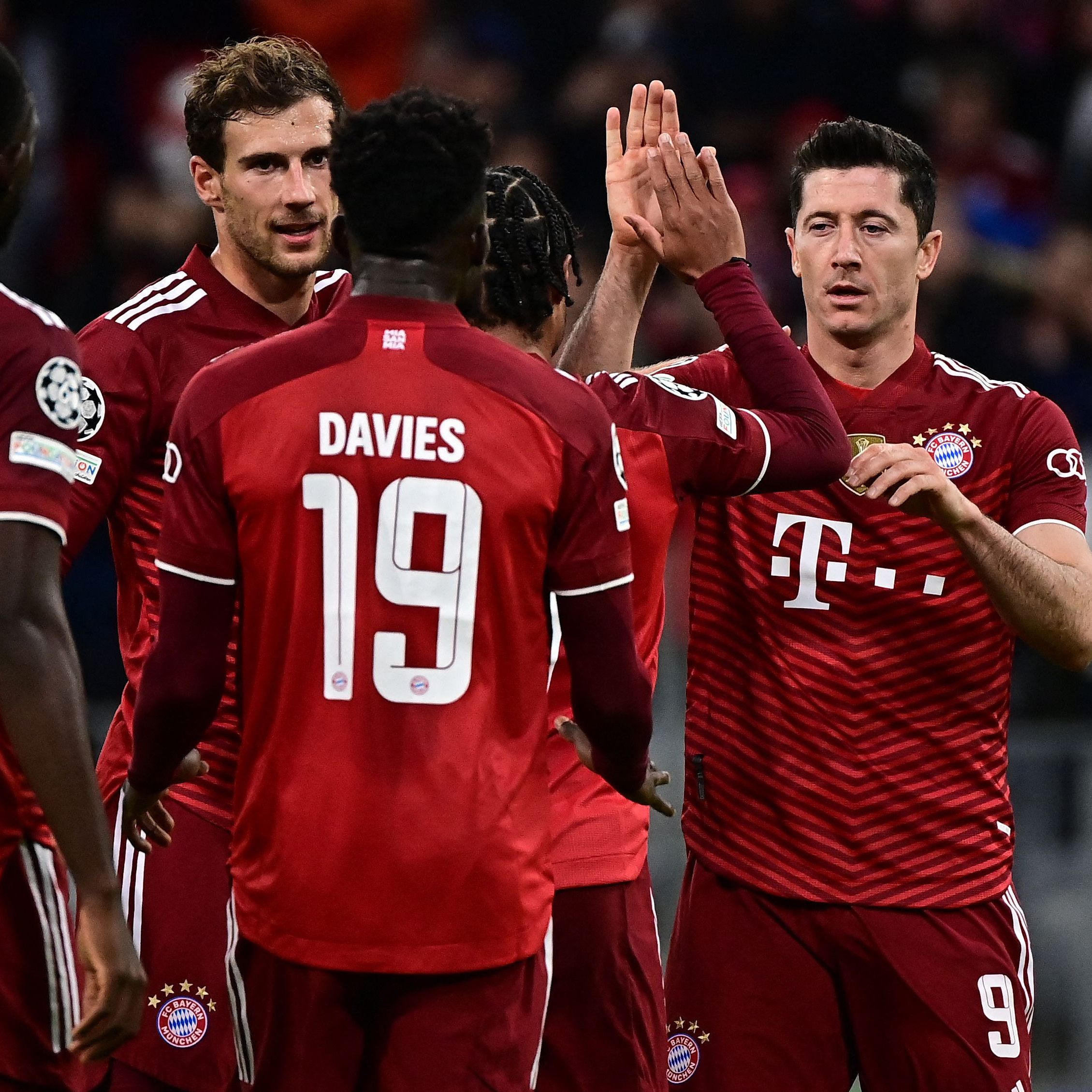Bayern machte mit dem souveränen Heimsieg den Achtelfinal-Einzug perfekt.