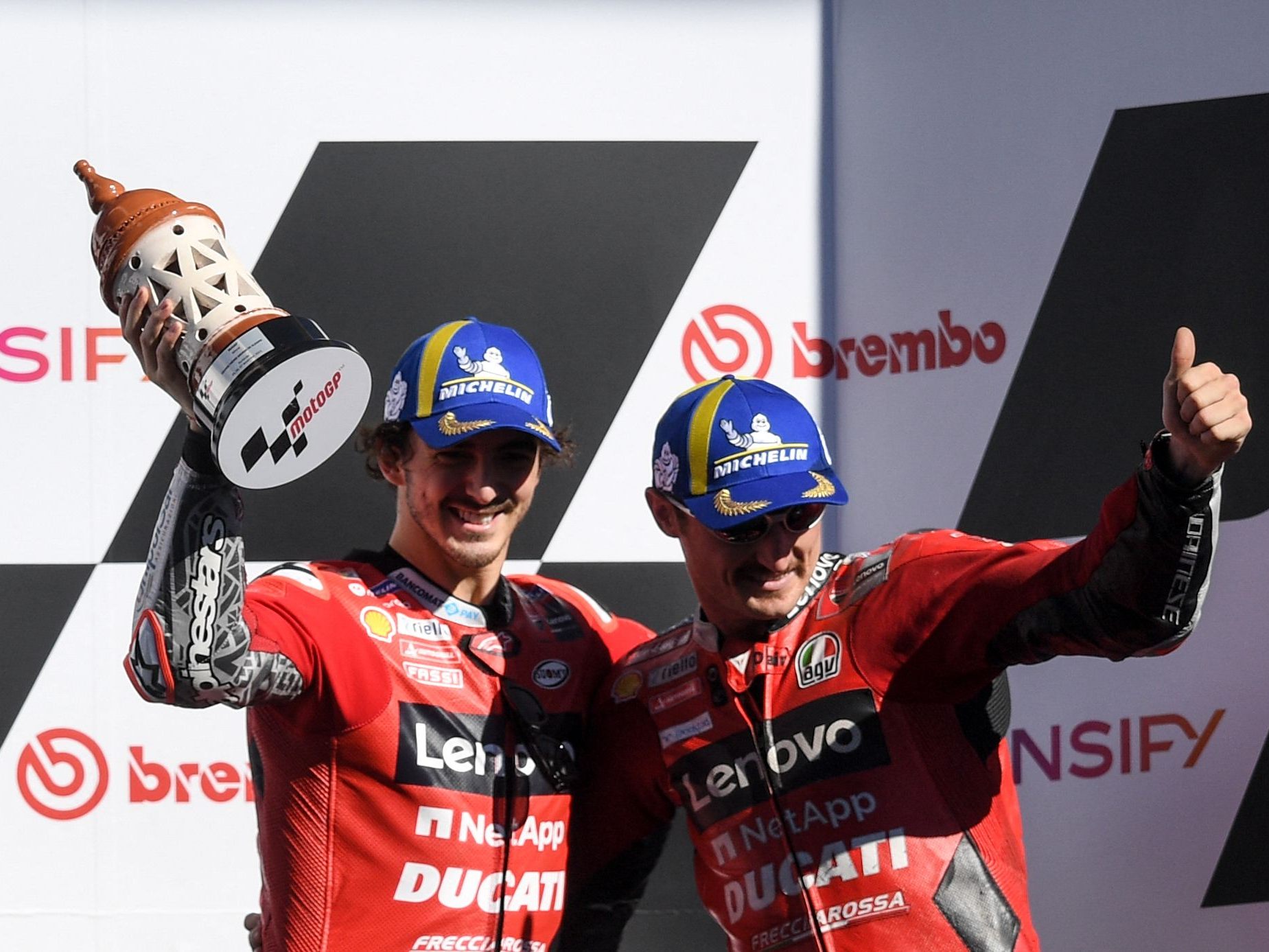 Francesco Bagnaia hat in Portimao das vorletzte MotoGP-Rennen der Saison gewonnen.. Francesco Bagnaia hat in Portimao das vorletzte MotoGP-Rennen der Saison gewonnen..