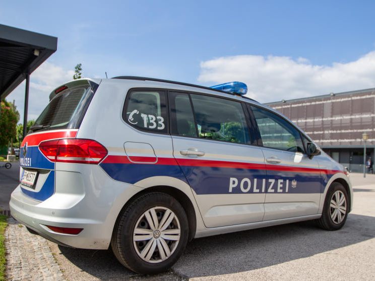 Ein 15-Jähriger verletzte bei einer Kontrolle in Wien-Favoriten zwei Polizisten. Ein 15-Jähriger verletzte bei einer Kontrolle in Wien-Favoriten zwei Polizisten.