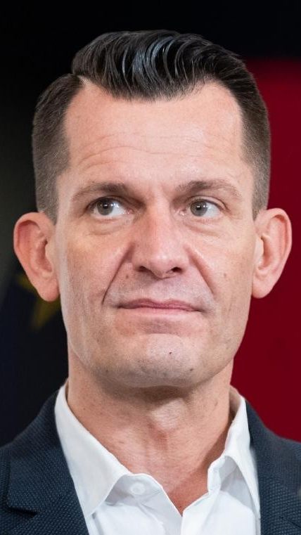 Edtstadler und Mückstein laden zum Runden Tisch.