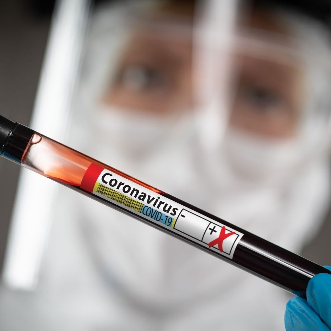 Der PCR-Test des Omikron-Verdachtsfalls ist positiv.