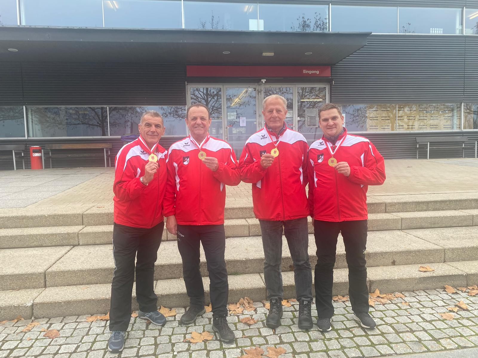(Das Siegerteam aus Bludenz:  Raimund Walch, Obmann Josef Gruber, Arnold Voltolini und Vinzenz Zech)