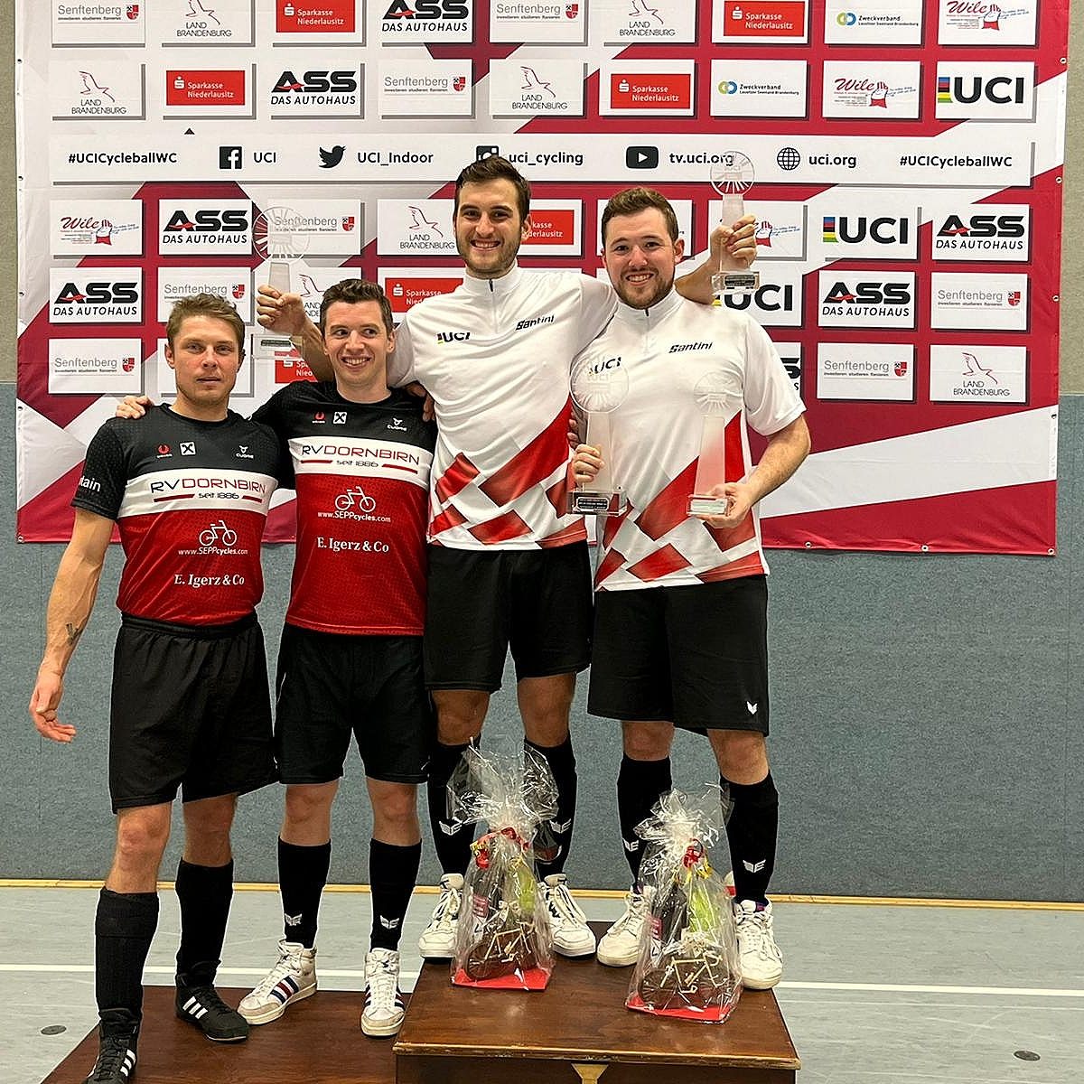 Dornbirns Radballer feierten ihre tolle Performance beim Weltcup-Finale in Großkoschen.