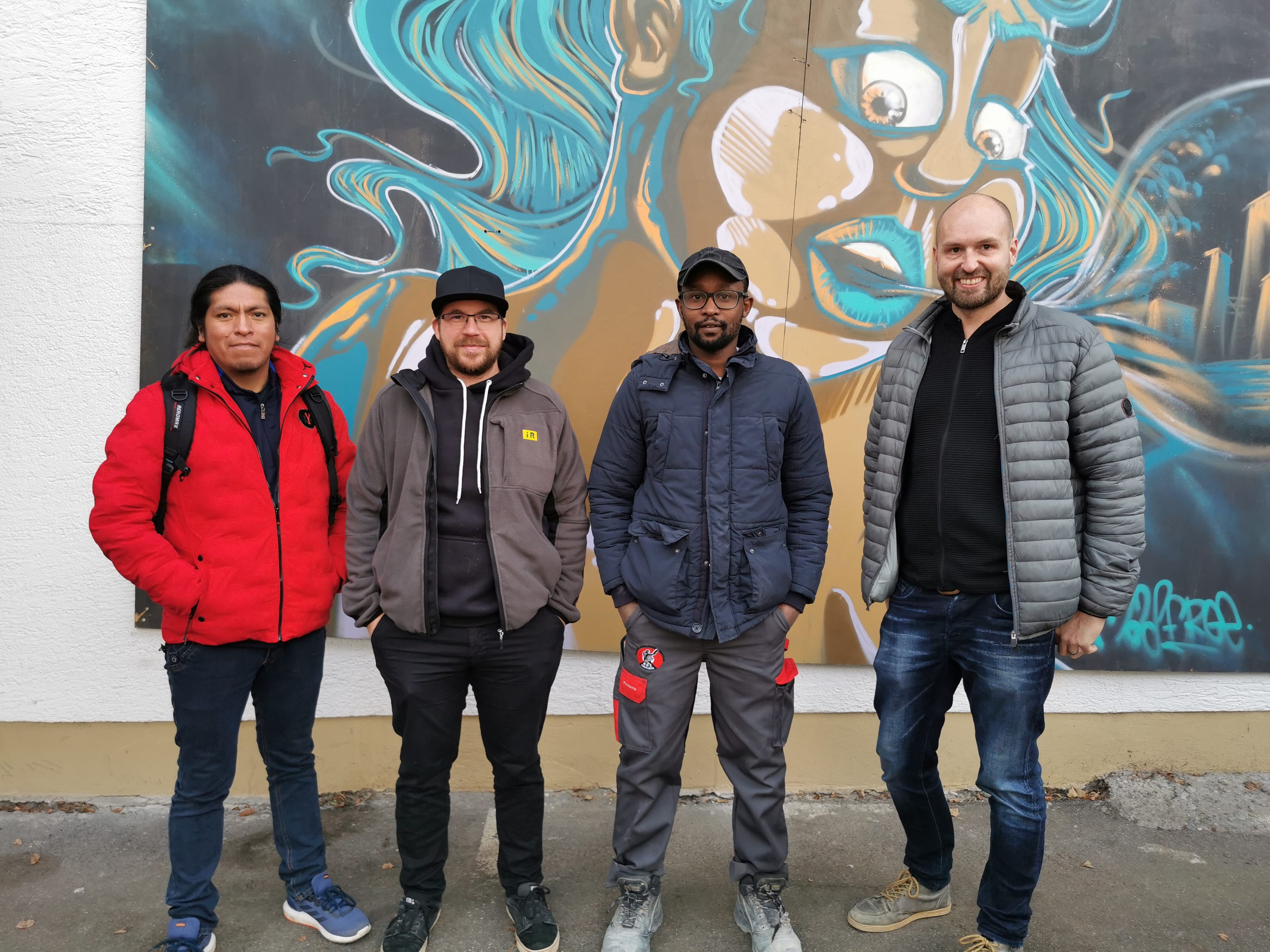 Sergio Cabrera Rojas (Lehrling i+R Bau), Michael Spettel (Lehrlingsbeauftragter i+RBau), Ibrahim Zakaria (Lehrling i+R Bau), Achim Kirschner (Leitung LehreUp) freuen sich über den Erfolg von LehreUp Sergio Cabrera Rojas (Lehrling i+R Bau), Michael Spettel (Lehrlingsbeauftragter i+RBau), Ibrahim Zakaria (Lehrling i+R Bau), Achim Kirschner (Leitung LehreUp) freuen sich über den Erfolg von LehreUp