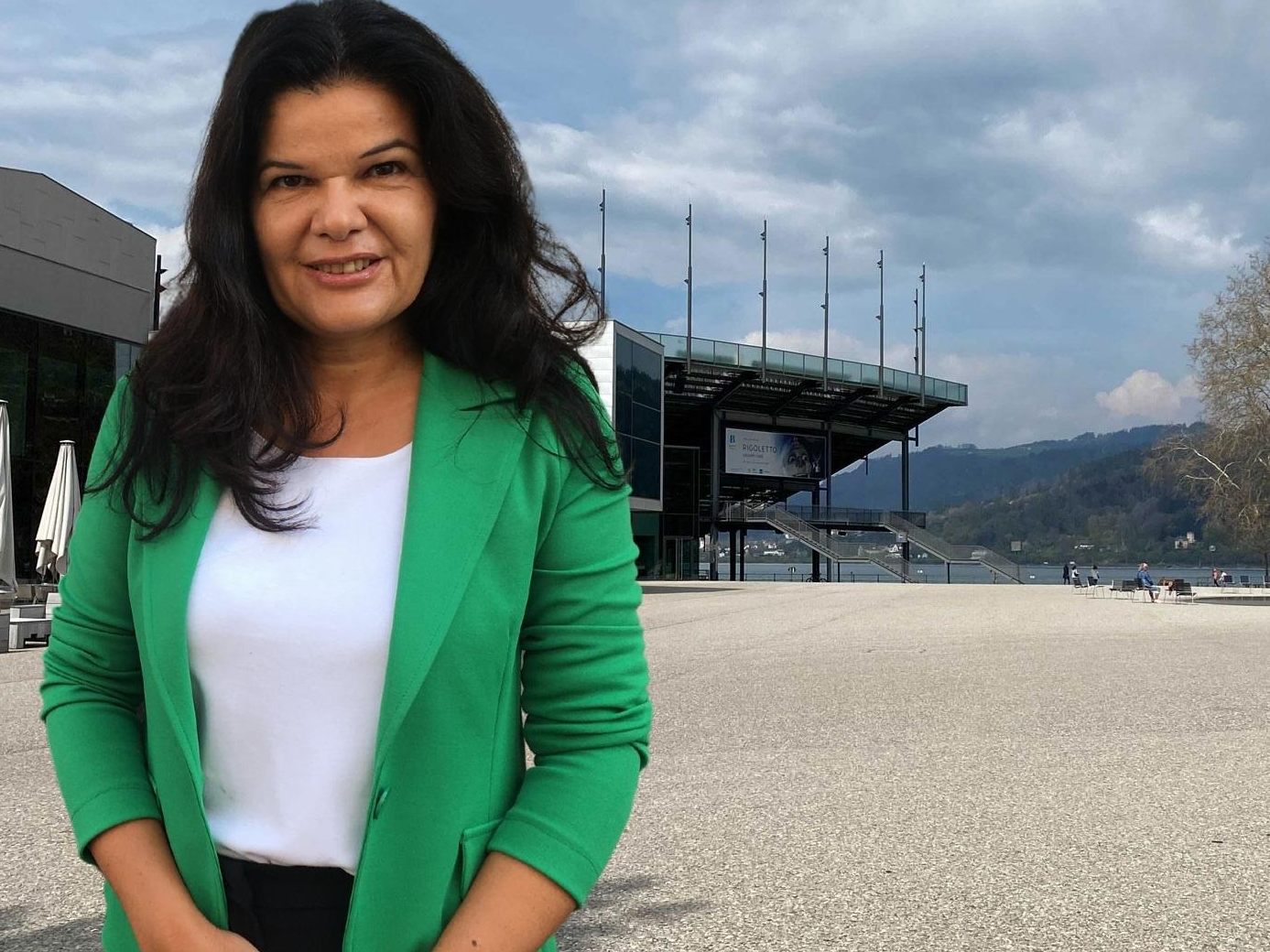 Die Grünen Vorarlberg (im Bild Sandra Schoch) rufen zur Mahnwache "Femizide stoppen!" nach Bregenz. Die Grünen Vorarlberg (im Bild Sandra Schoch) rufen zur Mahnwache "Femizide stoppen!" nach Bregenz.