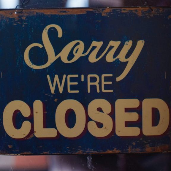 Eine "einmalige Sondersituation" wie jene durch den aktuellen Lockdown führt zur Diskussion über eine mögliche Sonntagsöffnung am 19. Dezember