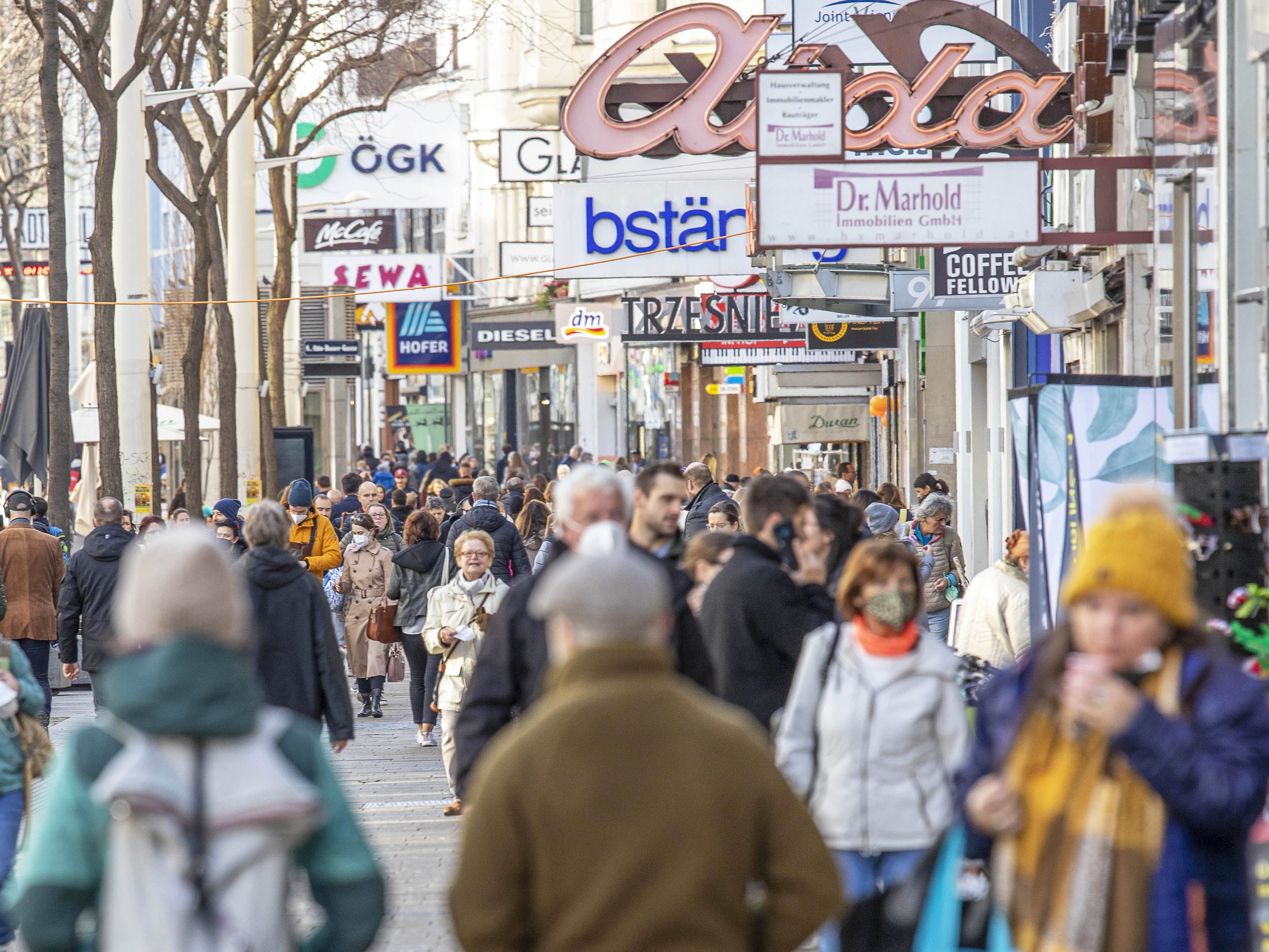 Handelsangestellte sollen an den Sonntagen freiwillig und mit Zulagen arbeiten. Handelsangestellte sollen an den Sonntagen freiwillig und mit Zulagen arbeiten.
