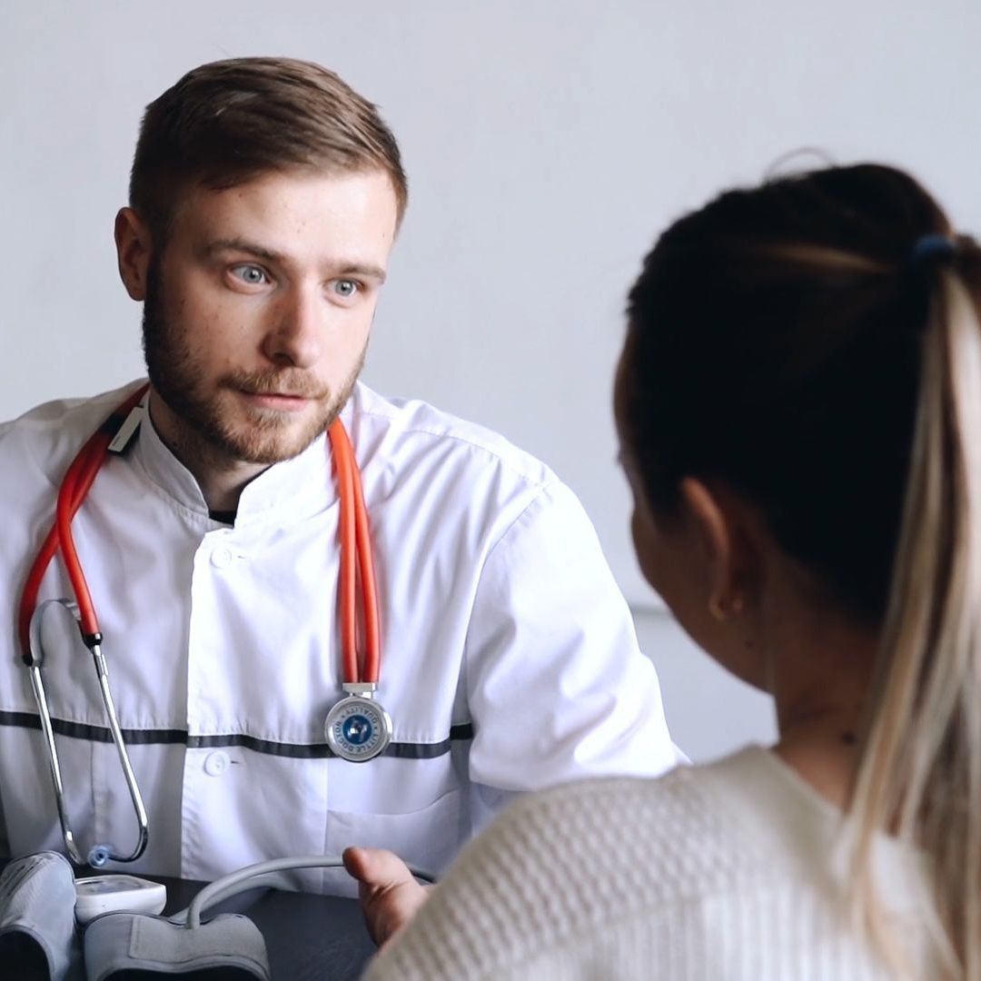 Eine Gluten-Unverträglichkeit äußert sich in bestimmten Symptomen.