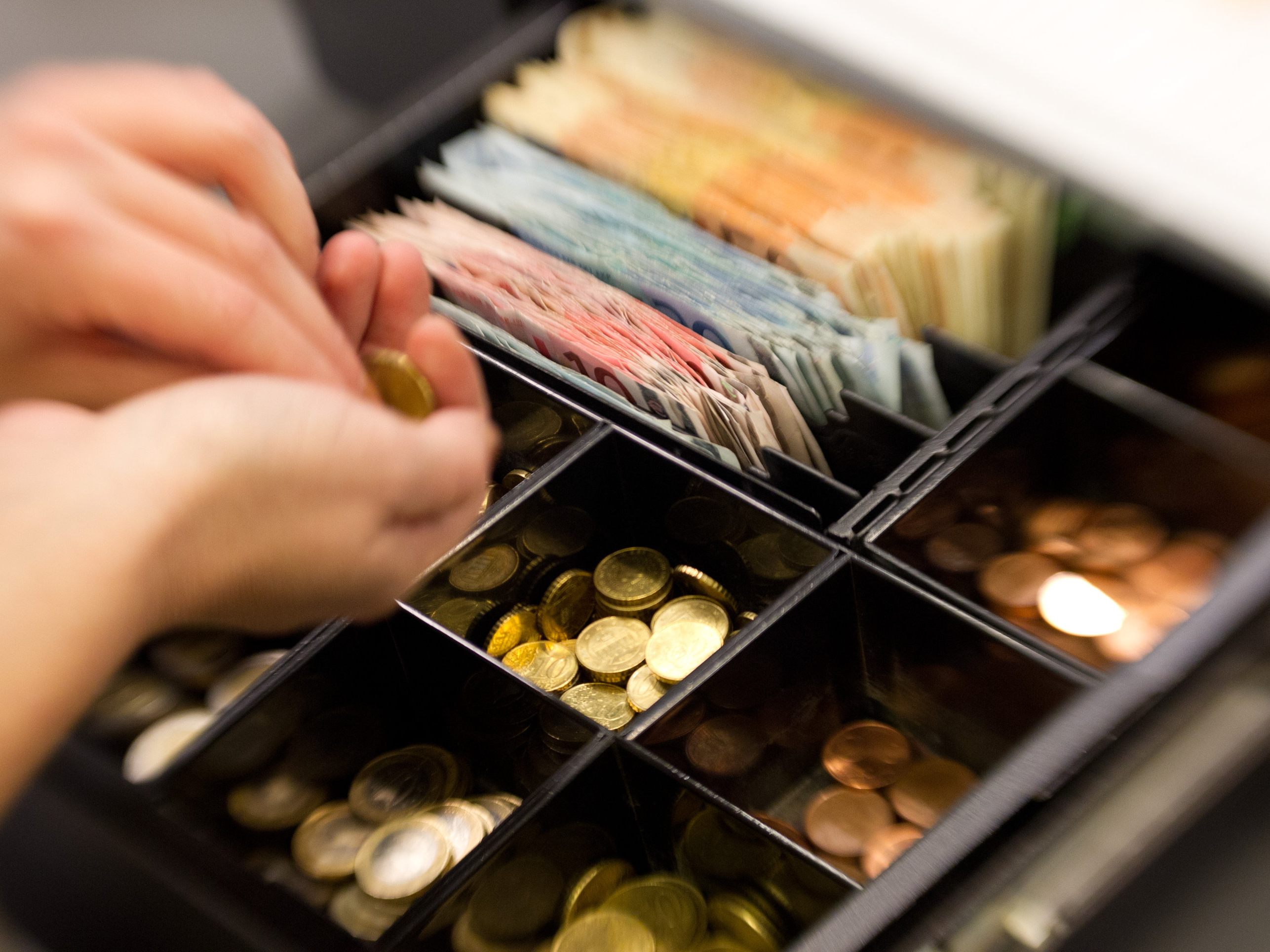 Die Gewerkschaft fordert kürzere Öffnungszeiten im Handel. Die Gewerkschaft fordert kürzere Öffnungszeiten im Handel.