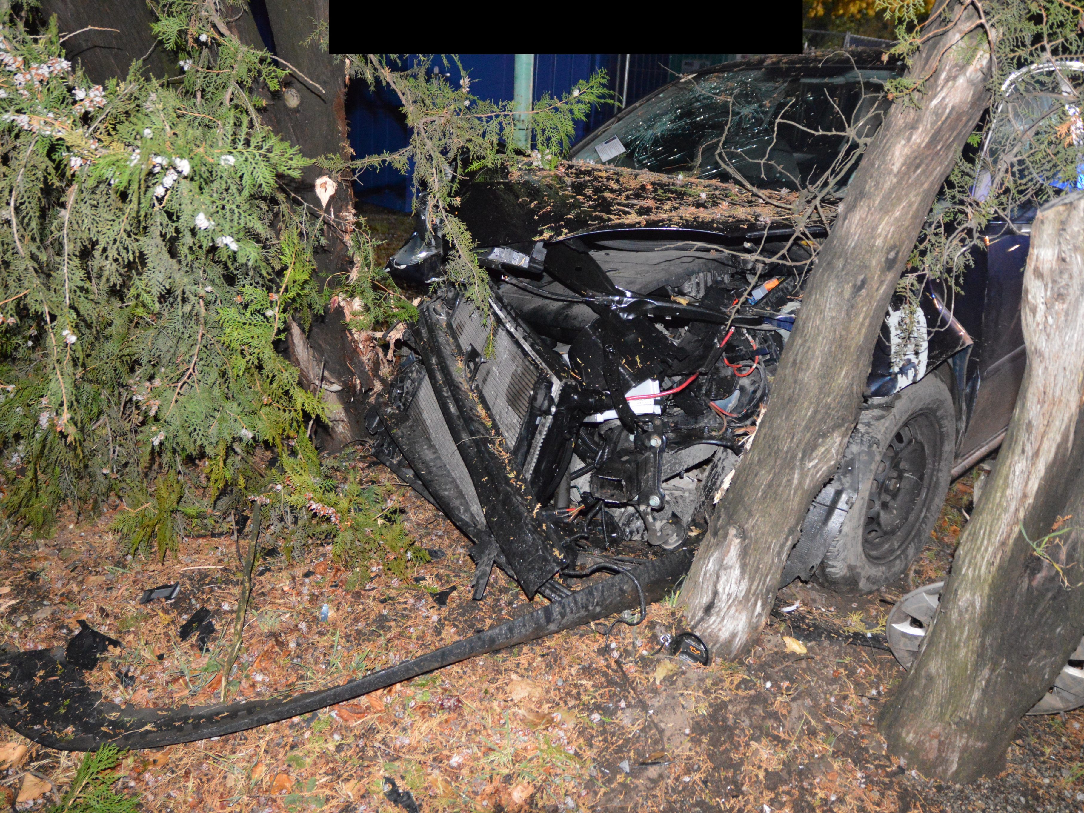Der Unfallwagen nach dem Crash in Wien-Simmering Der Unfallwagen nach dem Crash in Wien-Simmering