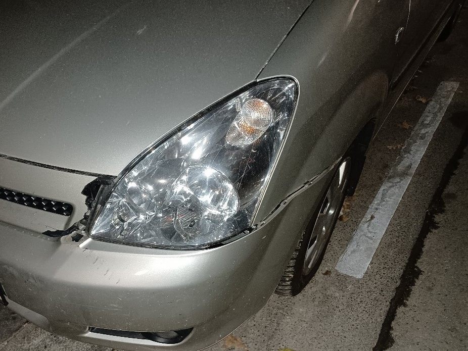 Bei dem Unfall wurde ein parkendes Auto beschädigt. Bei dem Unfall wurde ein parkendes Auto beschädigt.