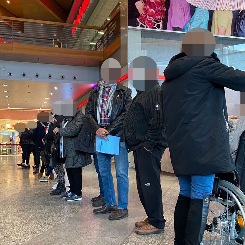 Die Impfkojen in den Vorarlberger Einkaufszentren sehen sich mit großem Andrang konfrontiert.