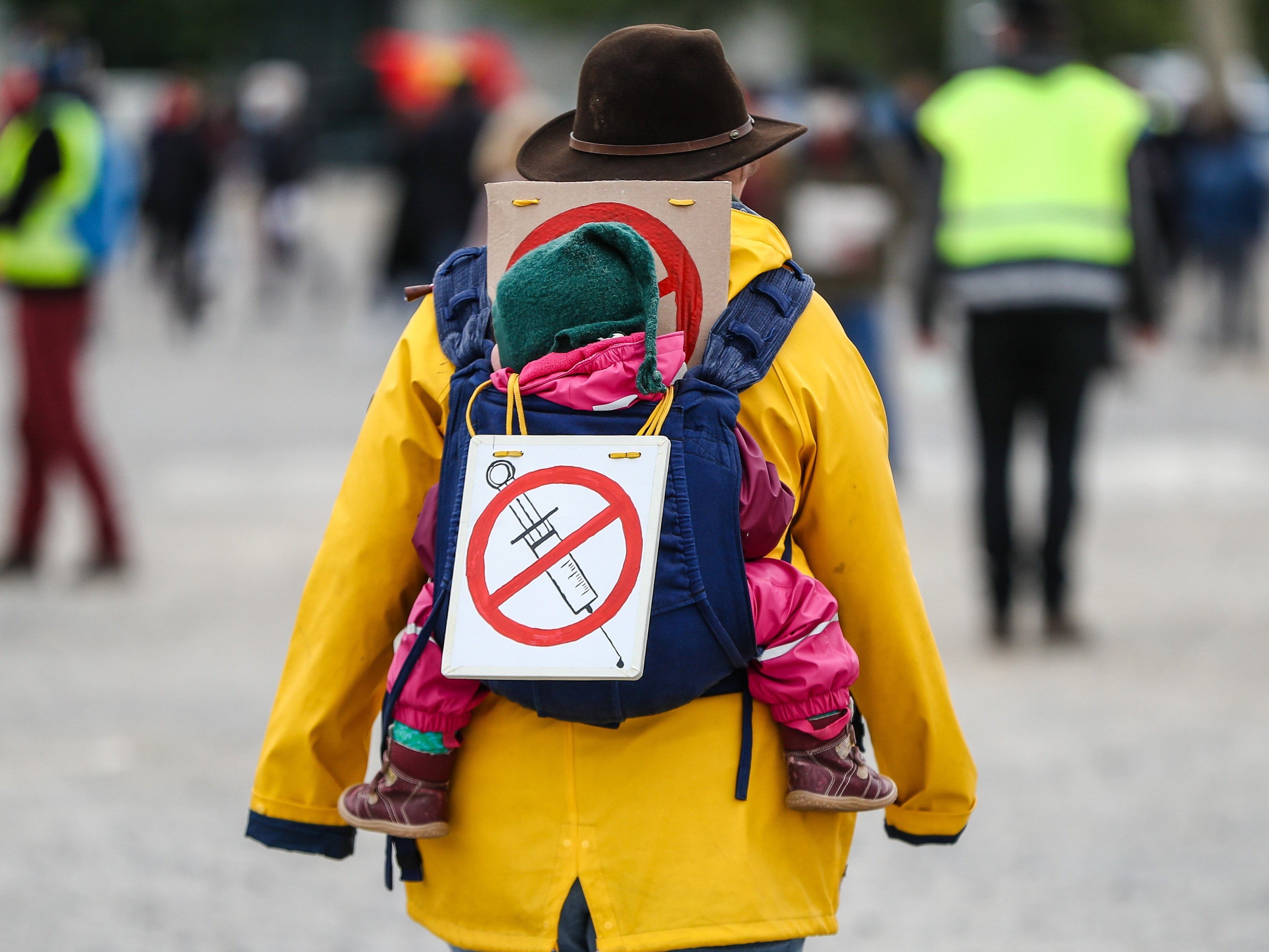 Wenn die Corona-Impfpflicht kommt, sollen Verweigerer Strafen drohen. Wenn die Corona-Impfpflicht kommt, sollen Verweigerer Strafen drohen.