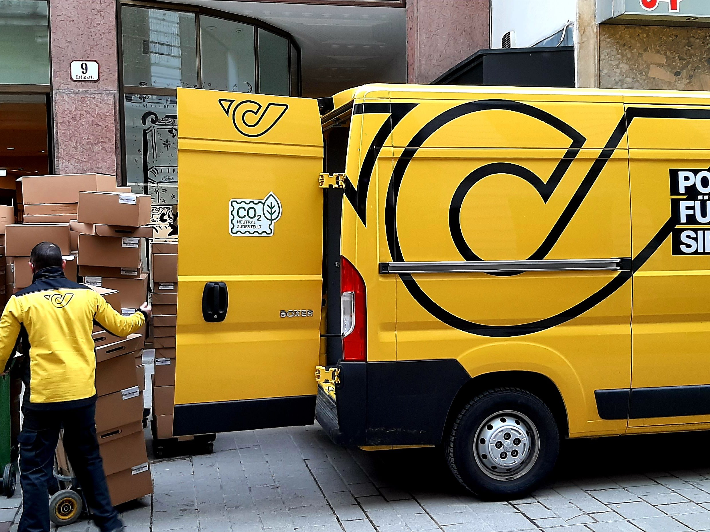 Die Fristen der Post für Pakete und Briefe zu Weihnachten. Die Fristen der Post für Pakete und Briefe zu Weihnachten.