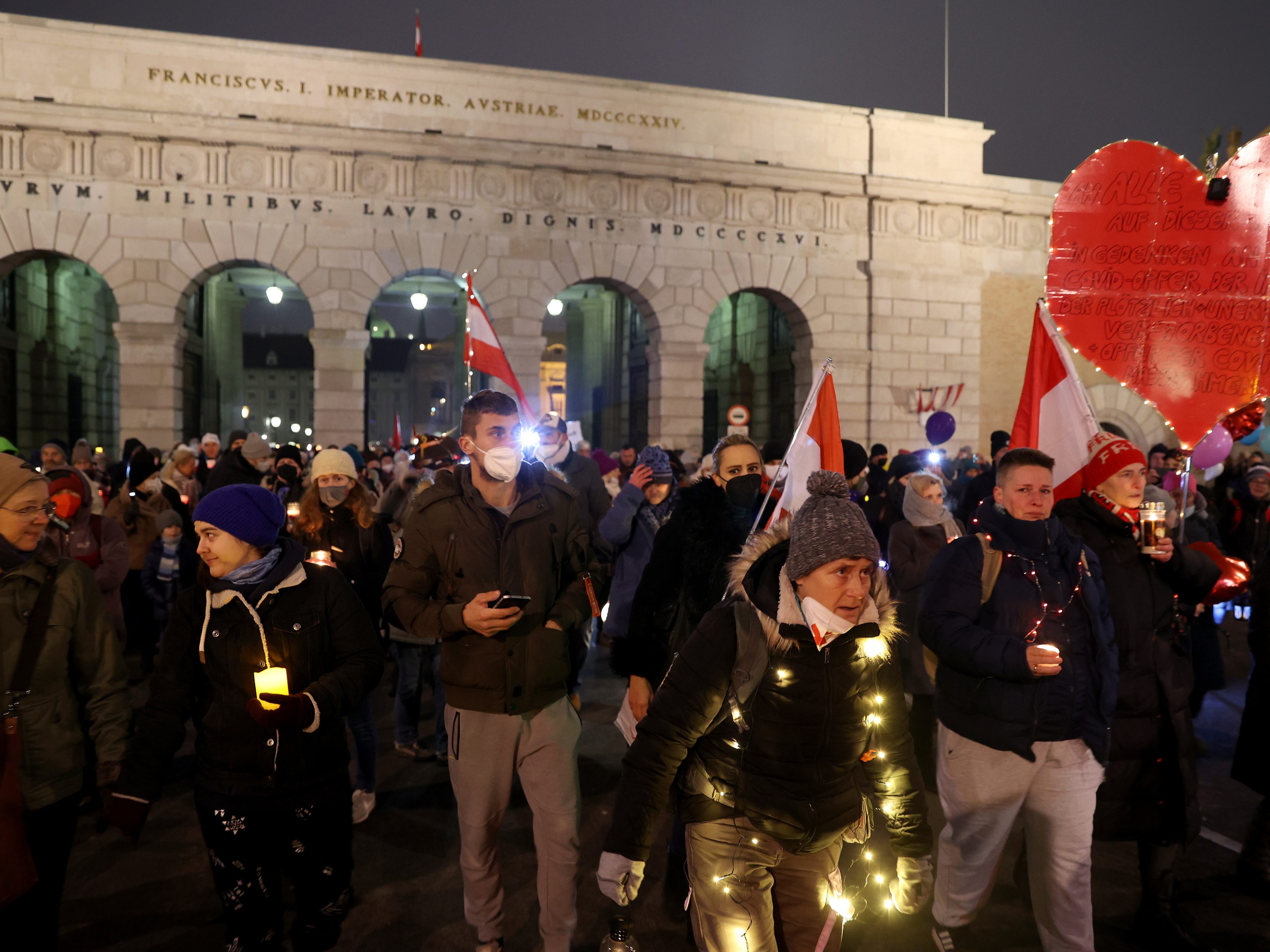 Einige Demos und ein Lichtermeer zu Silvester.