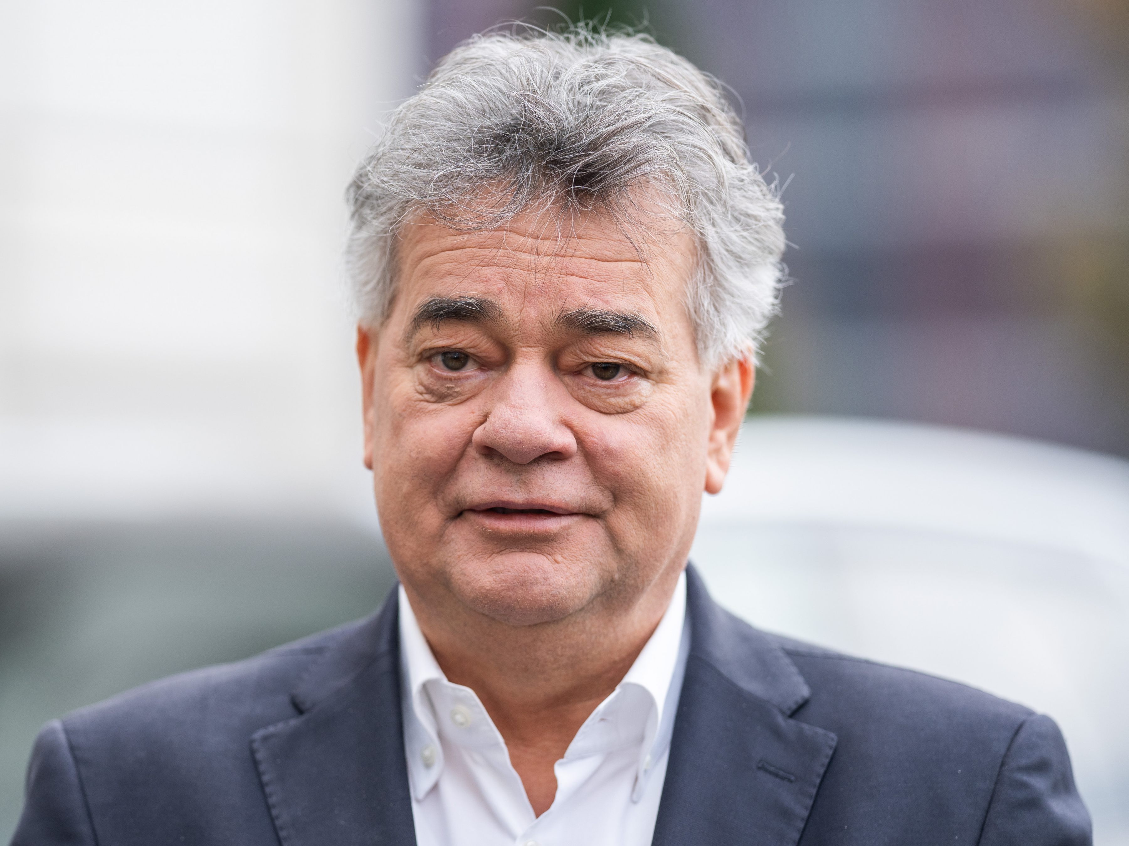 Werner Kogler hat sich nach dem Rückzug von Sebastian Kurz in einer Reaktion geäußert.