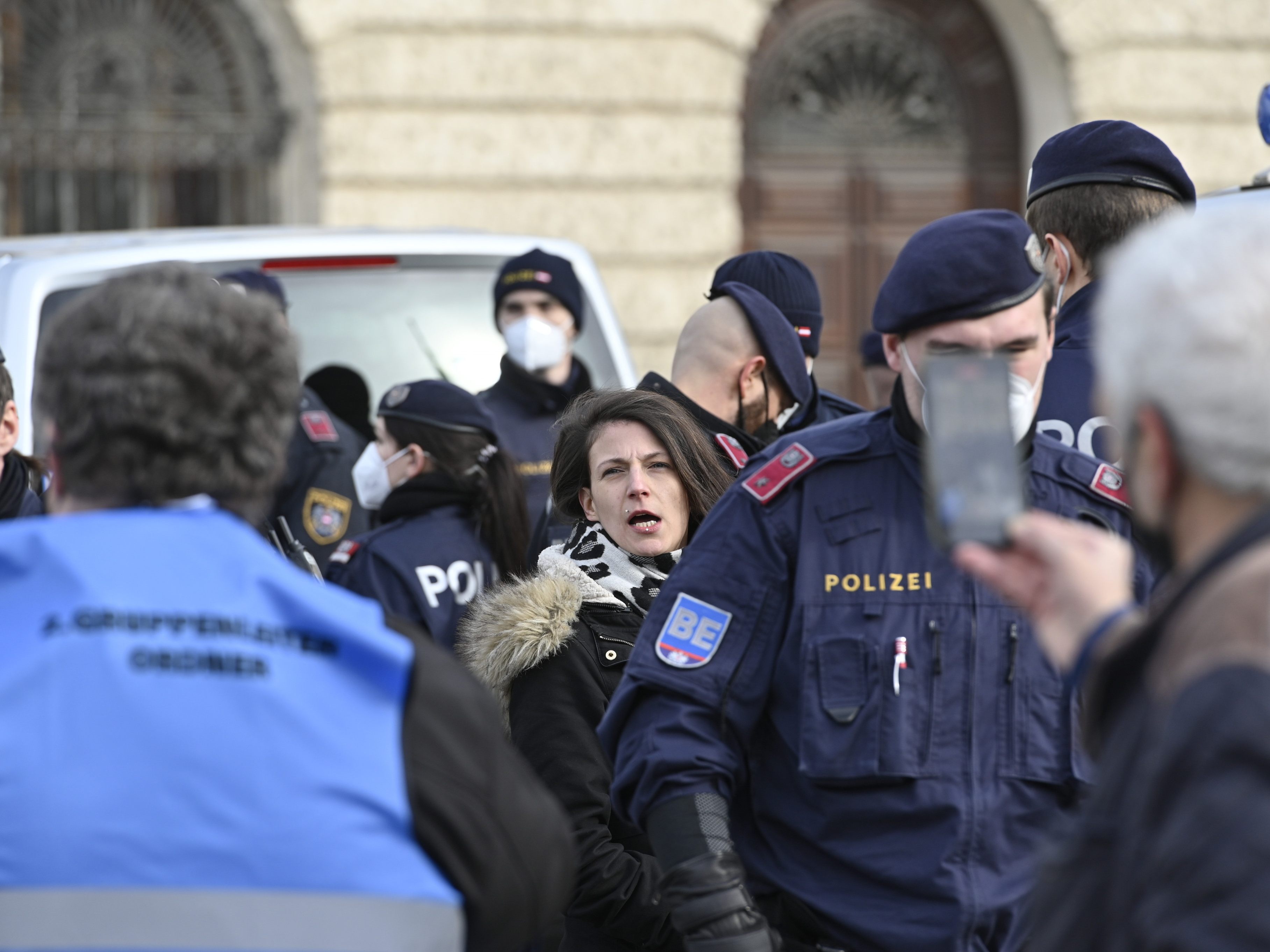 "Spaziergang"-Organisatorin zu Geldstrafe verurteilt.