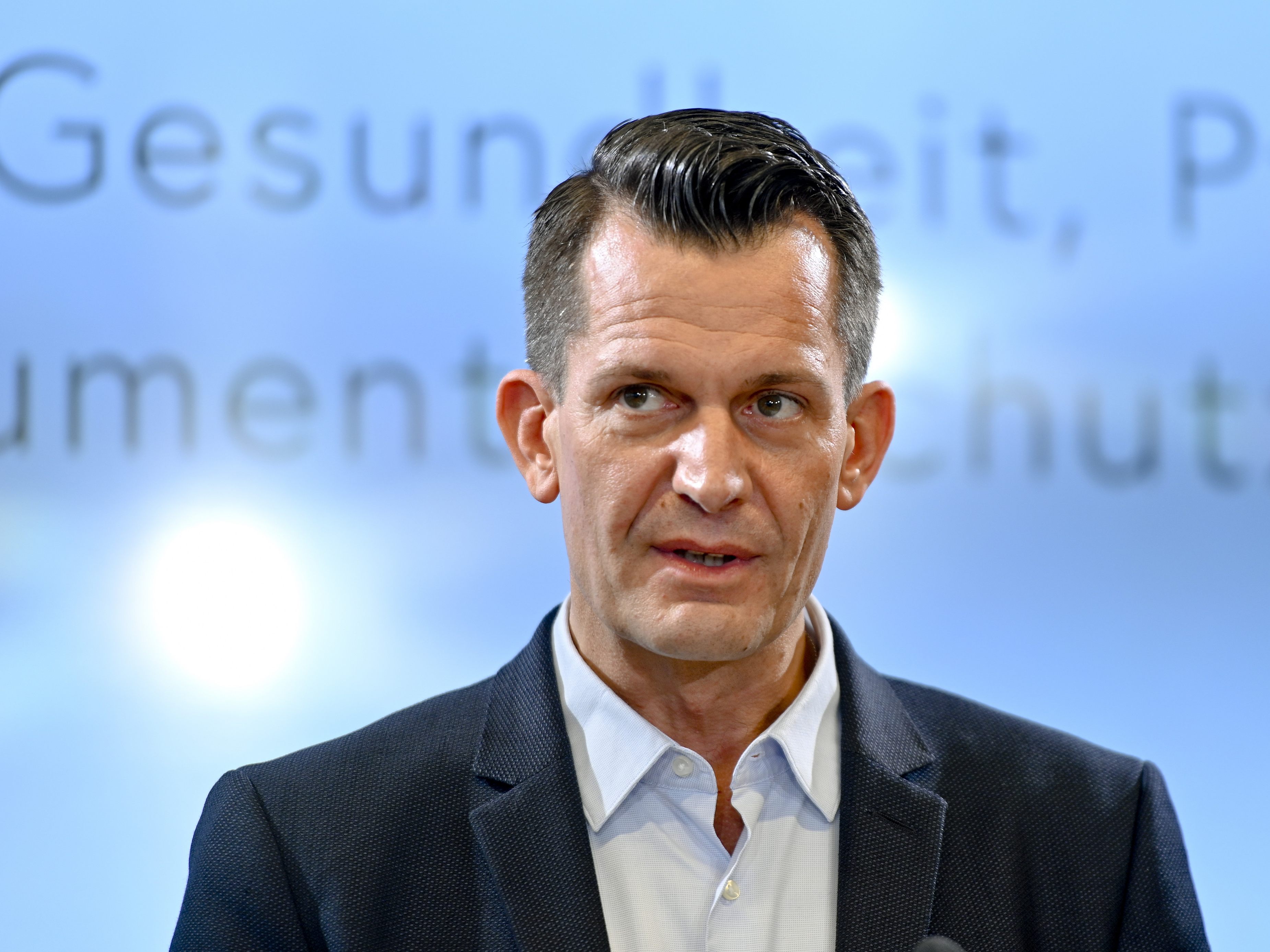 Wolfgang Mückstein hat unterstrichen, dass der Lockdown am Wochenende planmäßig enden wird.