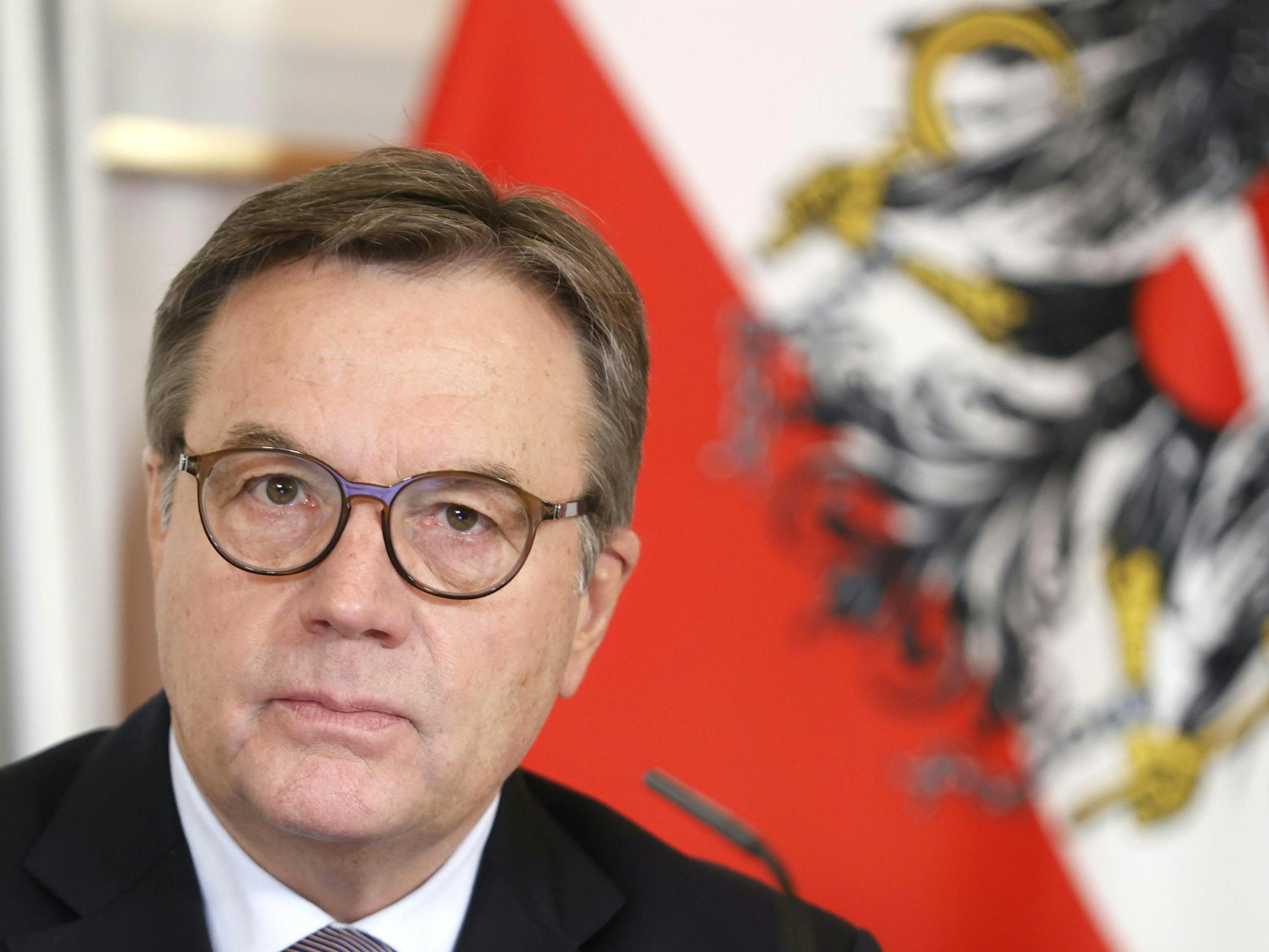 Morddrohungen gegen Platter und weitere Regierungsmitglieder. Morddrohungen gegen Platter und weitere Regierungsmitglieder.