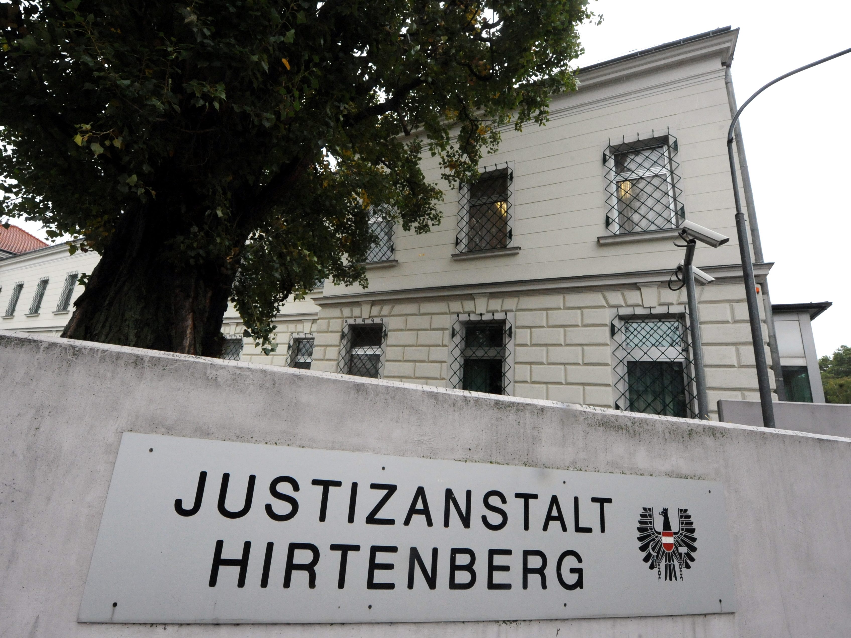 42 aktive Corona-Fälle gibt es am Mittwoch in der Justizanstalt Hirtenberg.