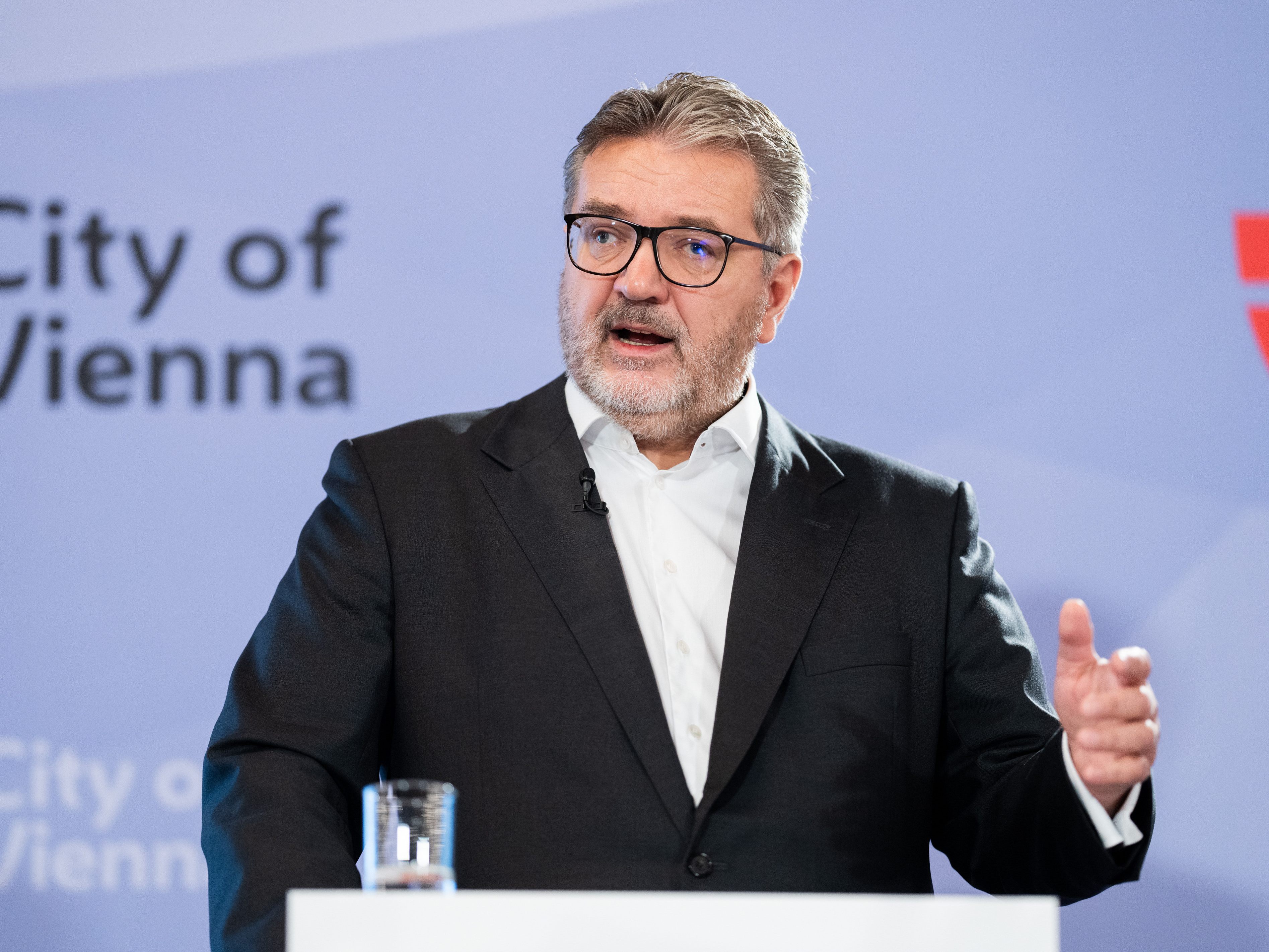 Das Büro von Peter Hacker hat zum Thema "Omikron in Wien" informiert.