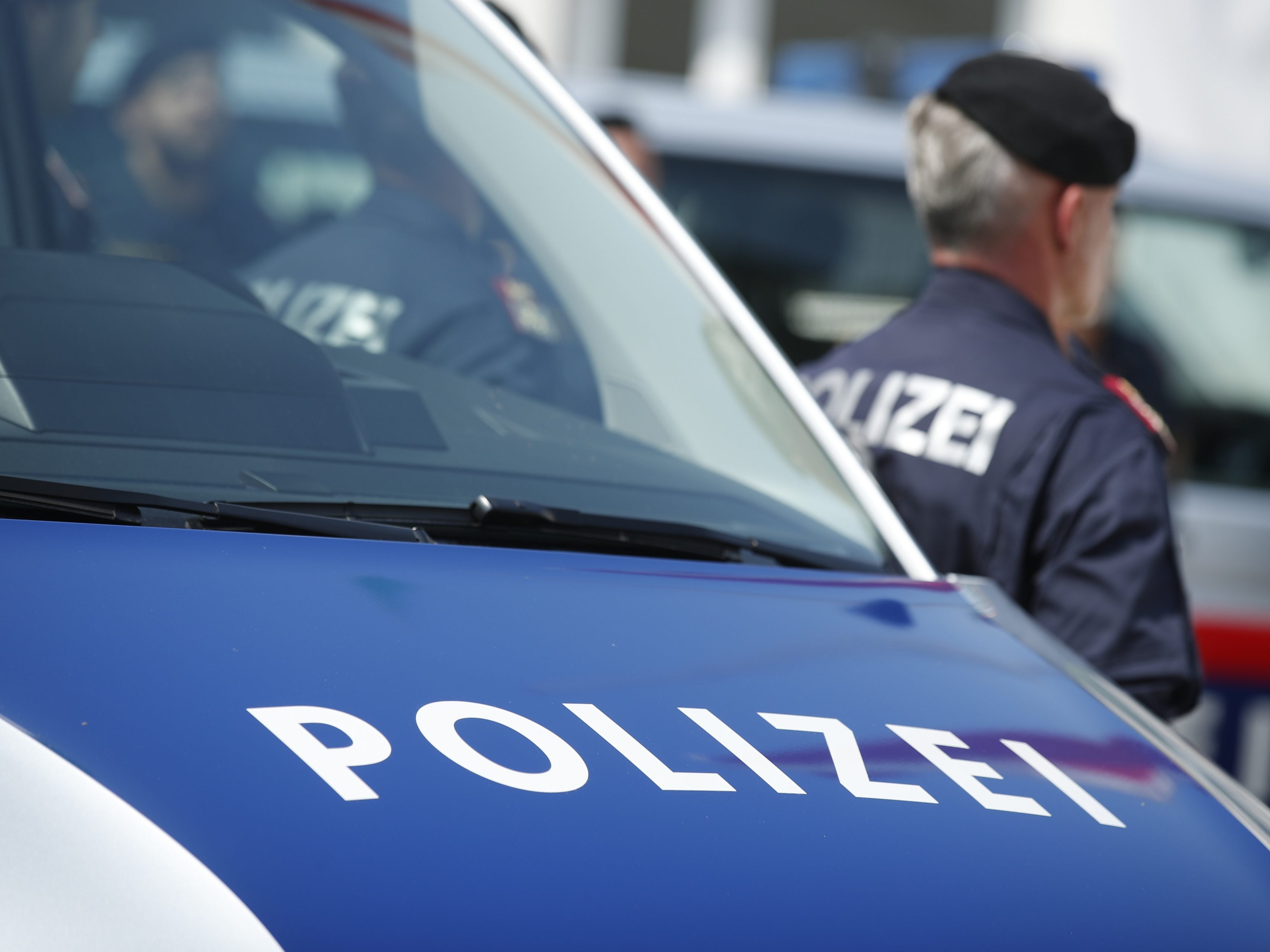 Die Polizei verstärkt ihre Streifentätigkeit rund um Österreichs Spitäler. Die Polizei verstärkt ihre Streifentätigkeit rund um Österreichs Spitäler.