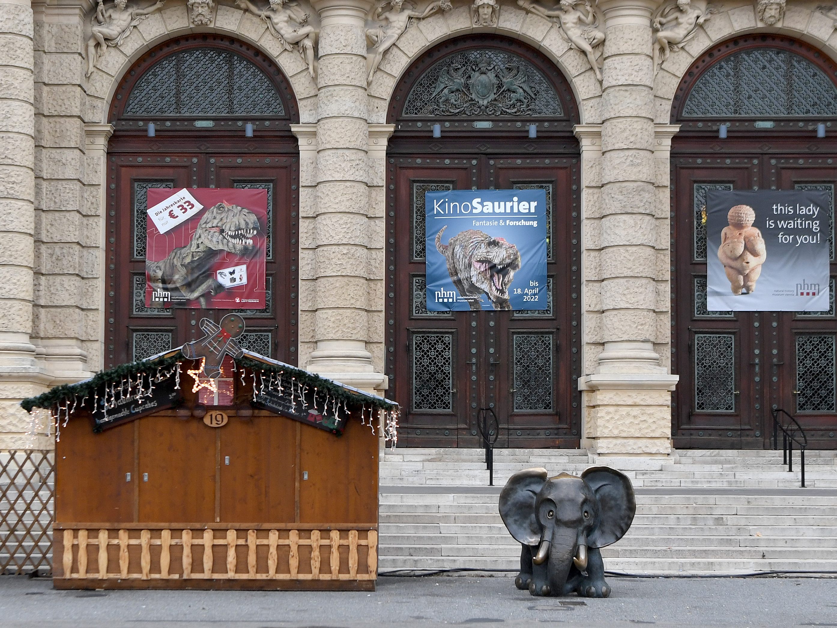 Freizeitbetriebe, wie das Naturhistorische Museum Wien müssen derzeit noch geschlossen halten. Sie fordern in der Öffnungsphase eine Gleichbehandlung mit anderen Branchen. Freizeitbetriebe, wie das Naturhistorische Museum Wien müssen derzeit noch geschlossen halten. Sie fordern in der Öffnungsphase eine Gleichbehandlung mit anderen Branchen.