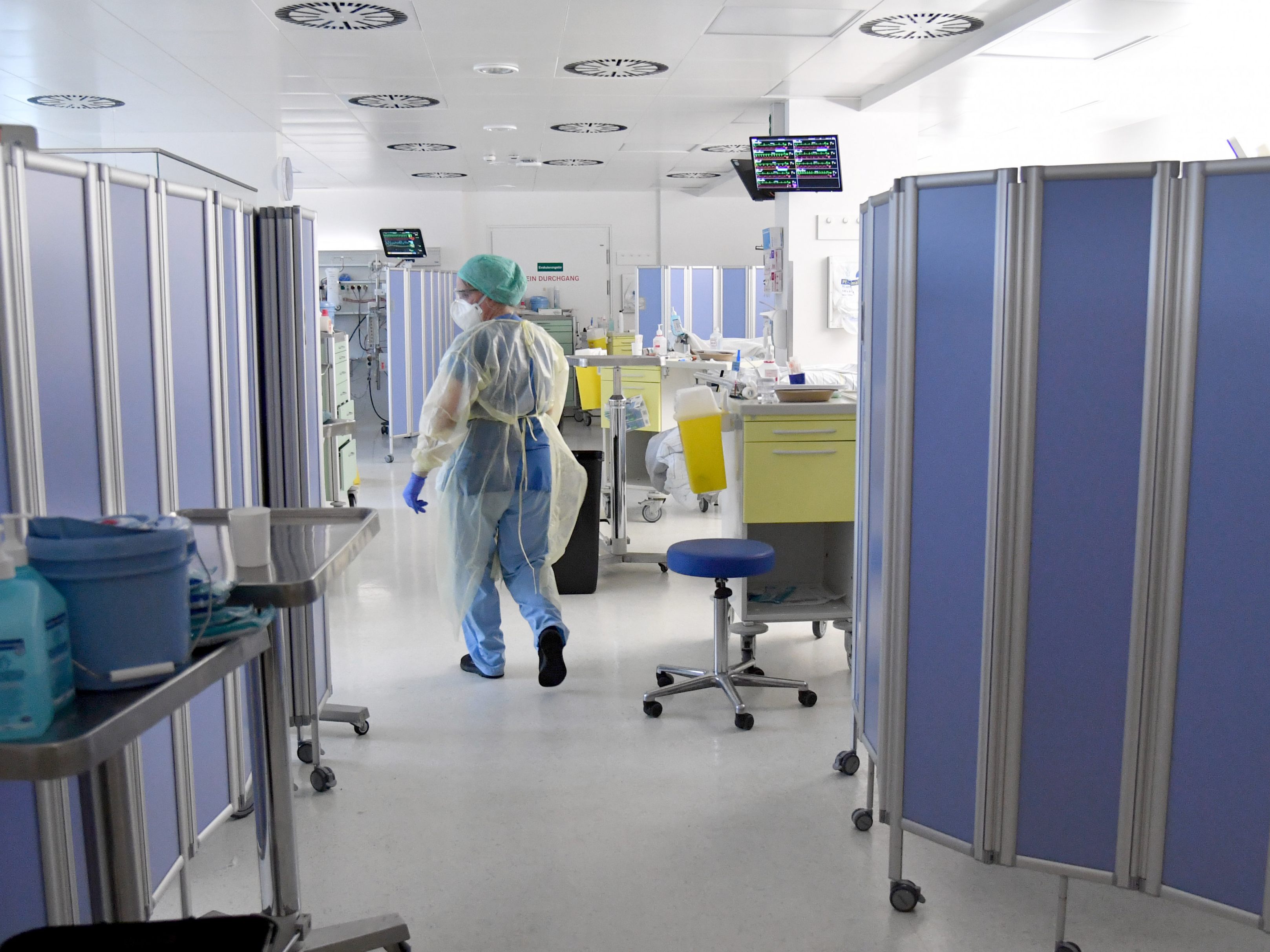 Wiens Krankenhäuser, Supermärkte und andere Infrastruktureinrichtungen rüsten sich für eine Omikron-Welle.