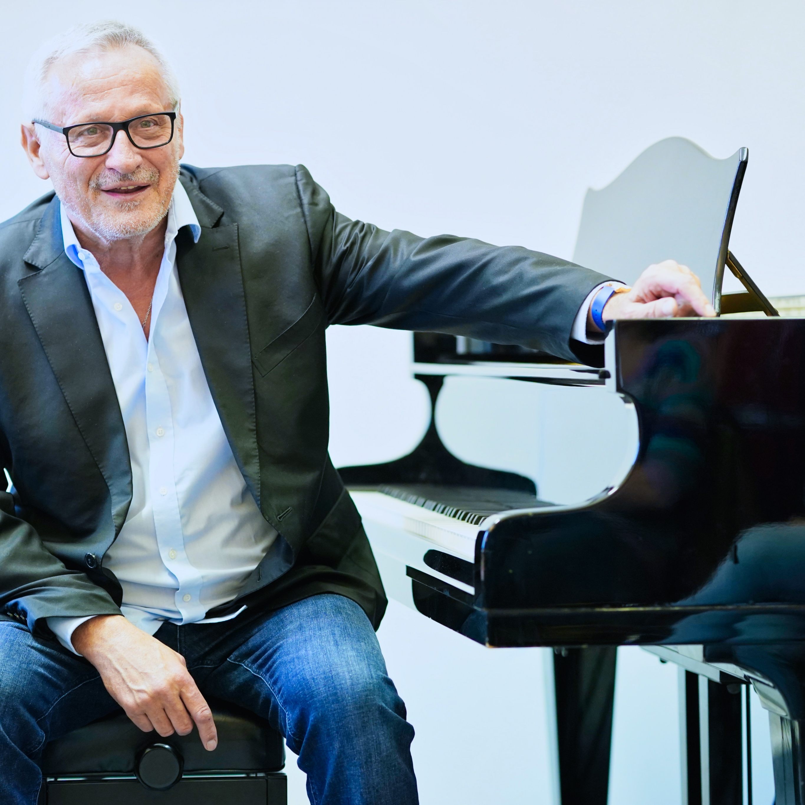 Konstantin Wecker muss Wien-Konzert auf 2022 verschieben.