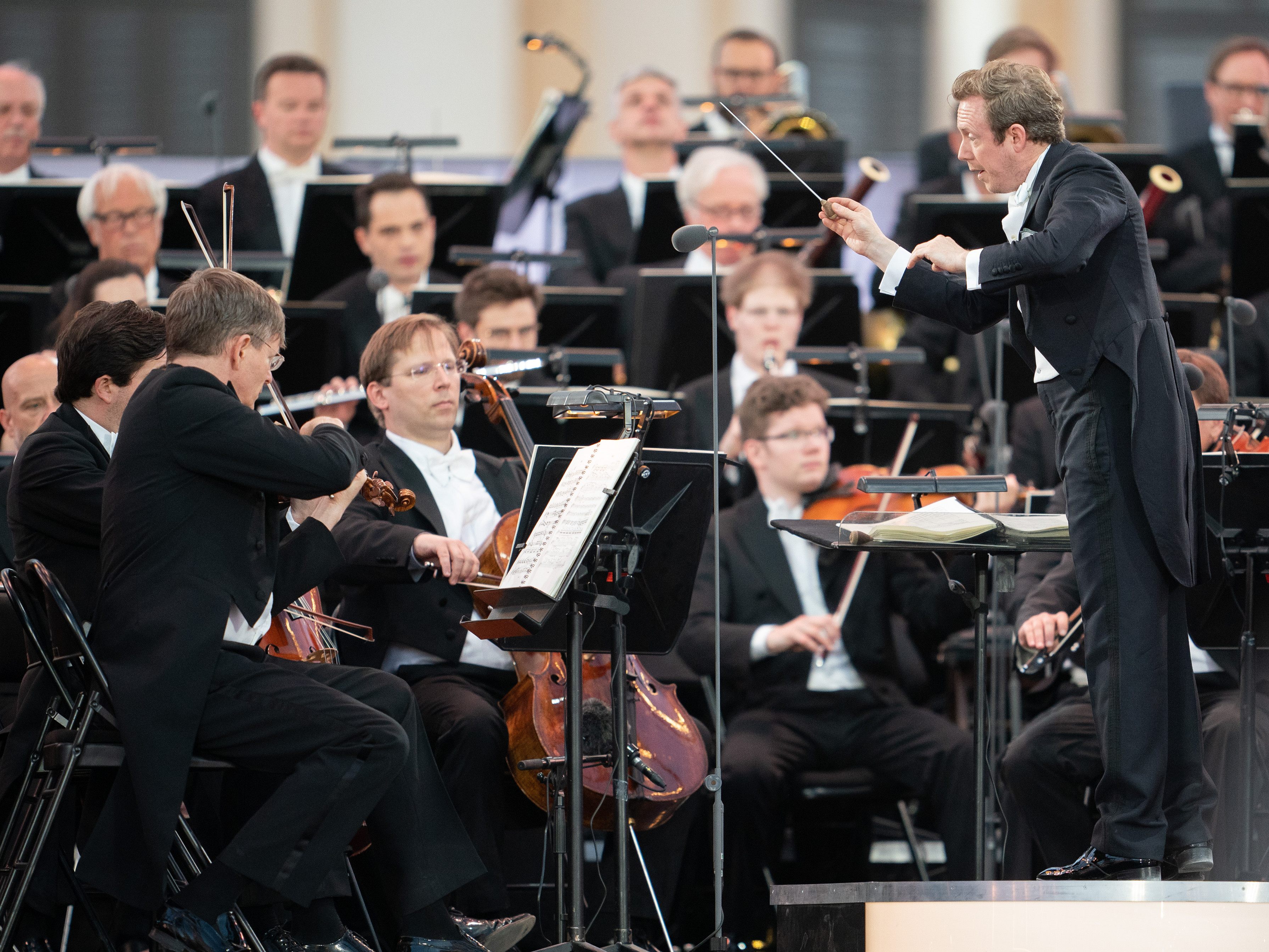Die Wiener Philharmoniker werden das Neujahrskonzert 2021 vor weniger Publikum spielen. Die Wiener Philharmoniker werden das Neujahrskonzert 2021 vor weniger Publikum spielen.