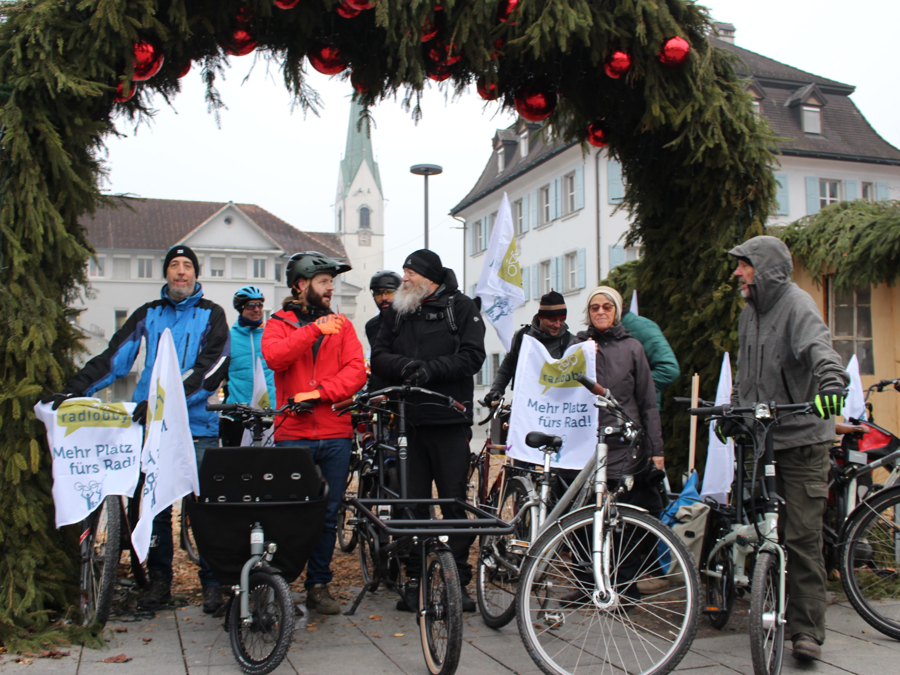 Mit der richtigen Ausrüstung macht Radfahren auch im Winter Spaß.