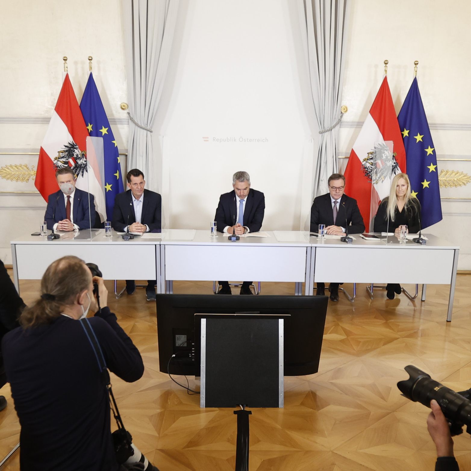 Nehammer: "Virus verschafft uns Atempause" - Einigung auf "Mindeststandards".