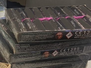 Die Wiener Polizei stellte über 180 Böller sicher. Die Wiener Polizei stellte über 180 Böller sicher.