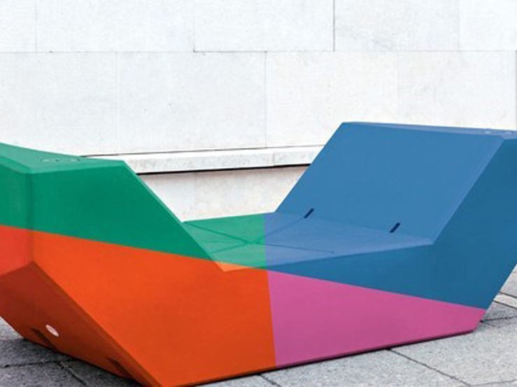 Welche Farbe sollen die neuen MQ Hofmöbel erhalten? Stimmt ab.