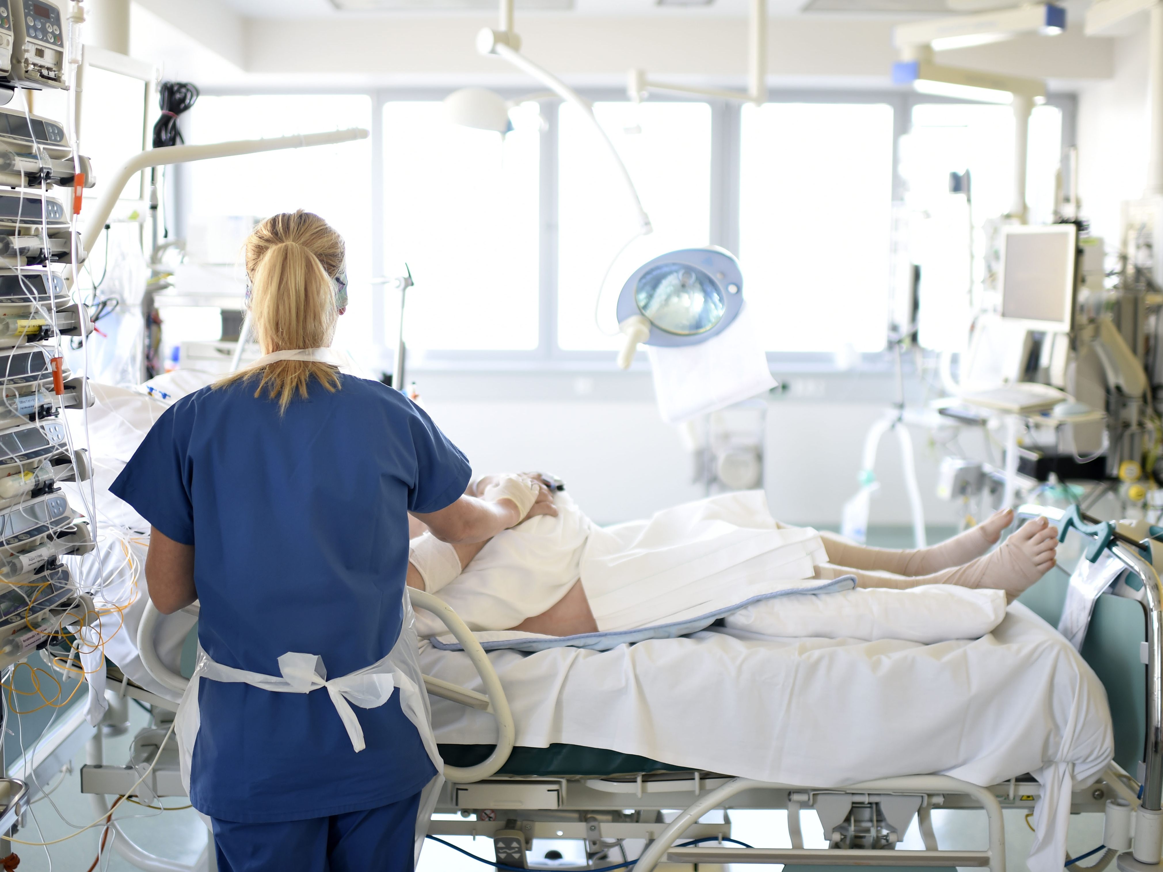 Die Belagszahlen in Spitälern und auf Intensivstationen sollen sinken. Die Belagszahlen in Spitälern und auf Intensivstationen sollen sinken.