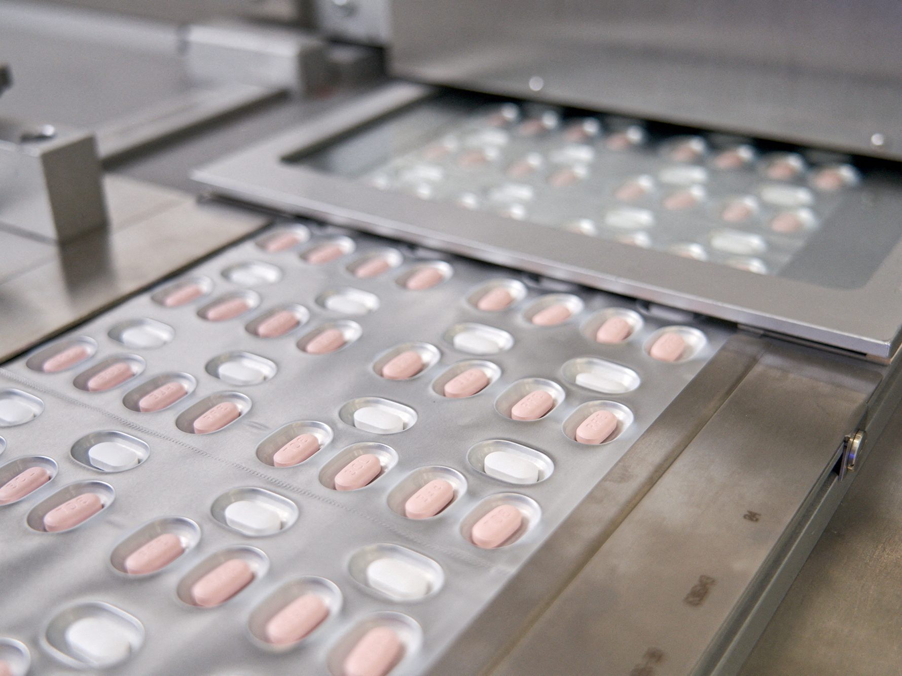 Pfizers "Paxlovid" soll Covid-Verläufe abmildern. Pfizers "Paxlovid" soll Covid-Verläufe abmildern.