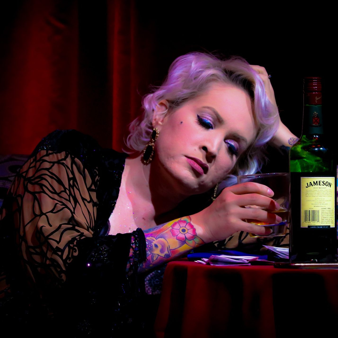 Wer zu Weihnachten oder Silvester zu tief ins Glas schaut, für den sind Kater-Tipps Gold wert