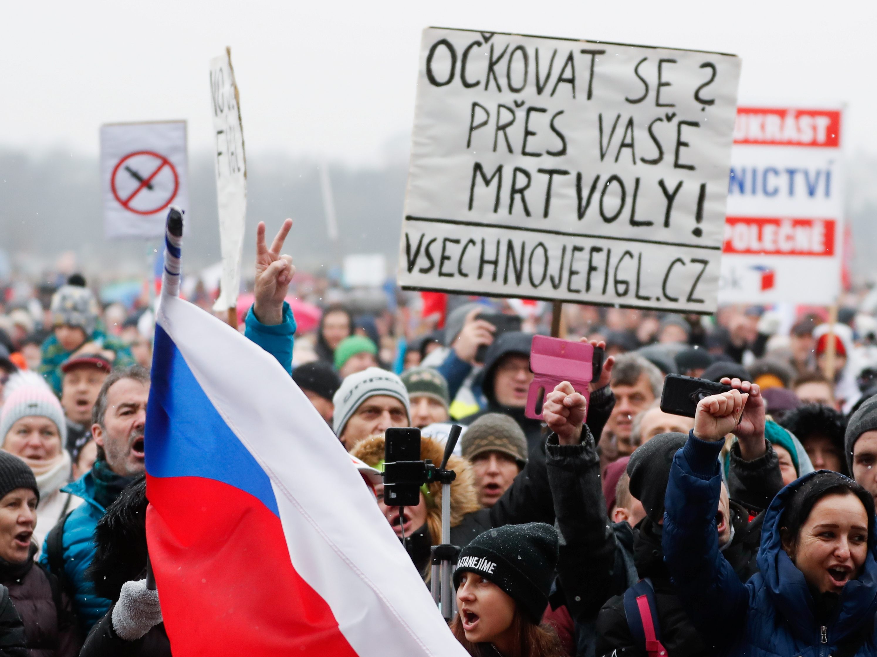 Auch in Tschechien ist der protest gegen eine Impfpflicht groß. Auch in Tschechien ist der protest gegen eine Impfpflicht groß.