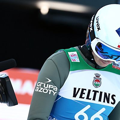 Hängender Kopf bei Tournee-Titelverteidiger Kamil Stoch/Archivbild